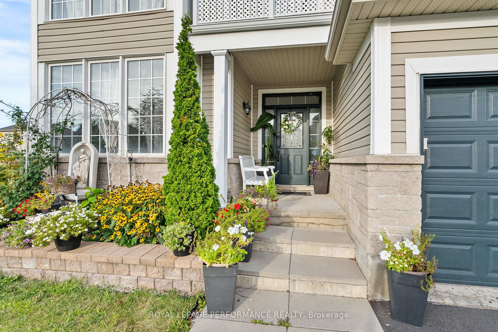Photo 3 of 1901 Pennyroyal Crescent, Ottawa, Notting Hill/Summerside — HOMEH