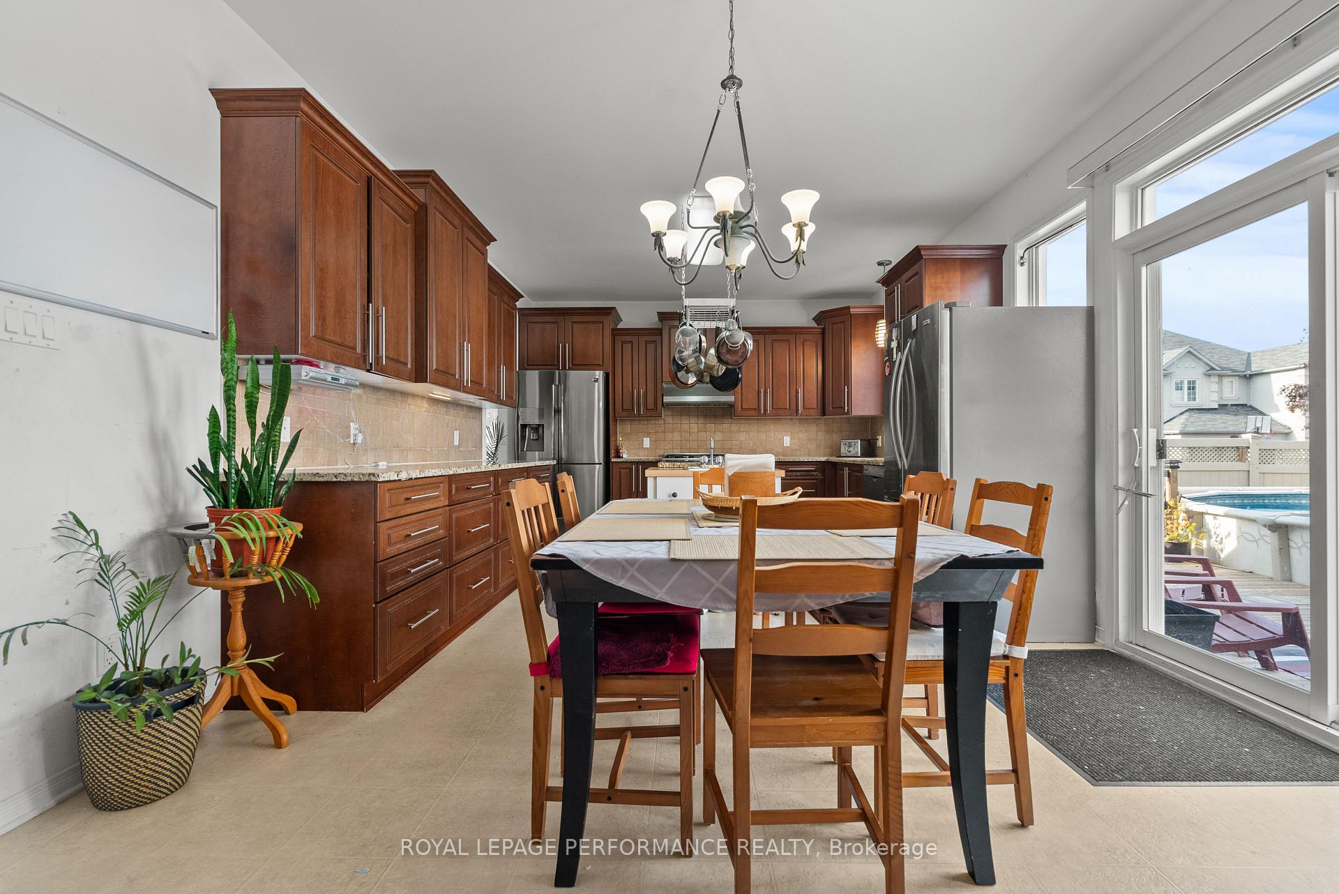 Photo 11 of 1901 Pennyroyal Crescent, Ottawa, Notting Hill/Summerside — HOMEH