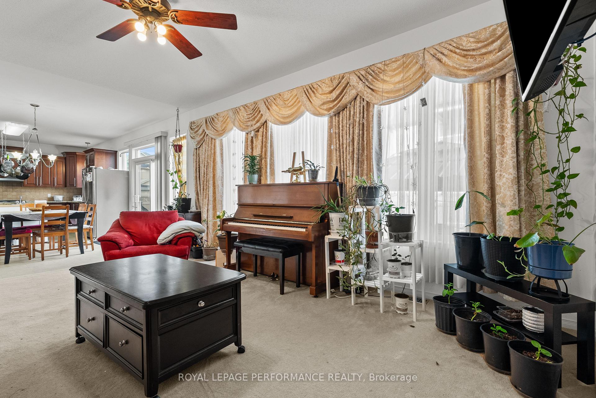 Photo 13 of 1901 Pennyroyal Crescent, Ottawa, Notting Hill/Summerside — HOMEH