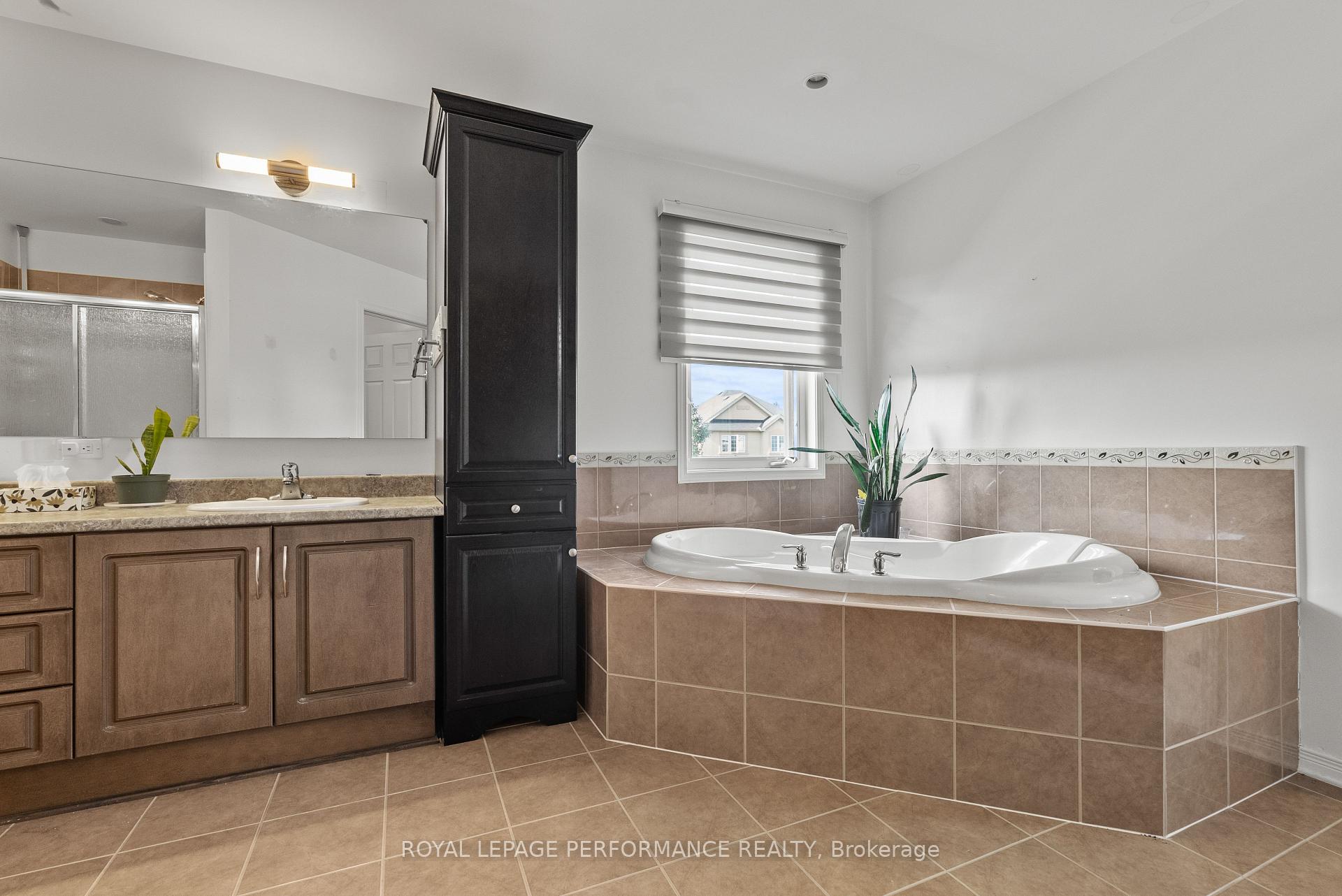 Photo 21 of 1901 Pennyroyal Crescent, Ottawa, Notting Hill/Summerside — HOMEH