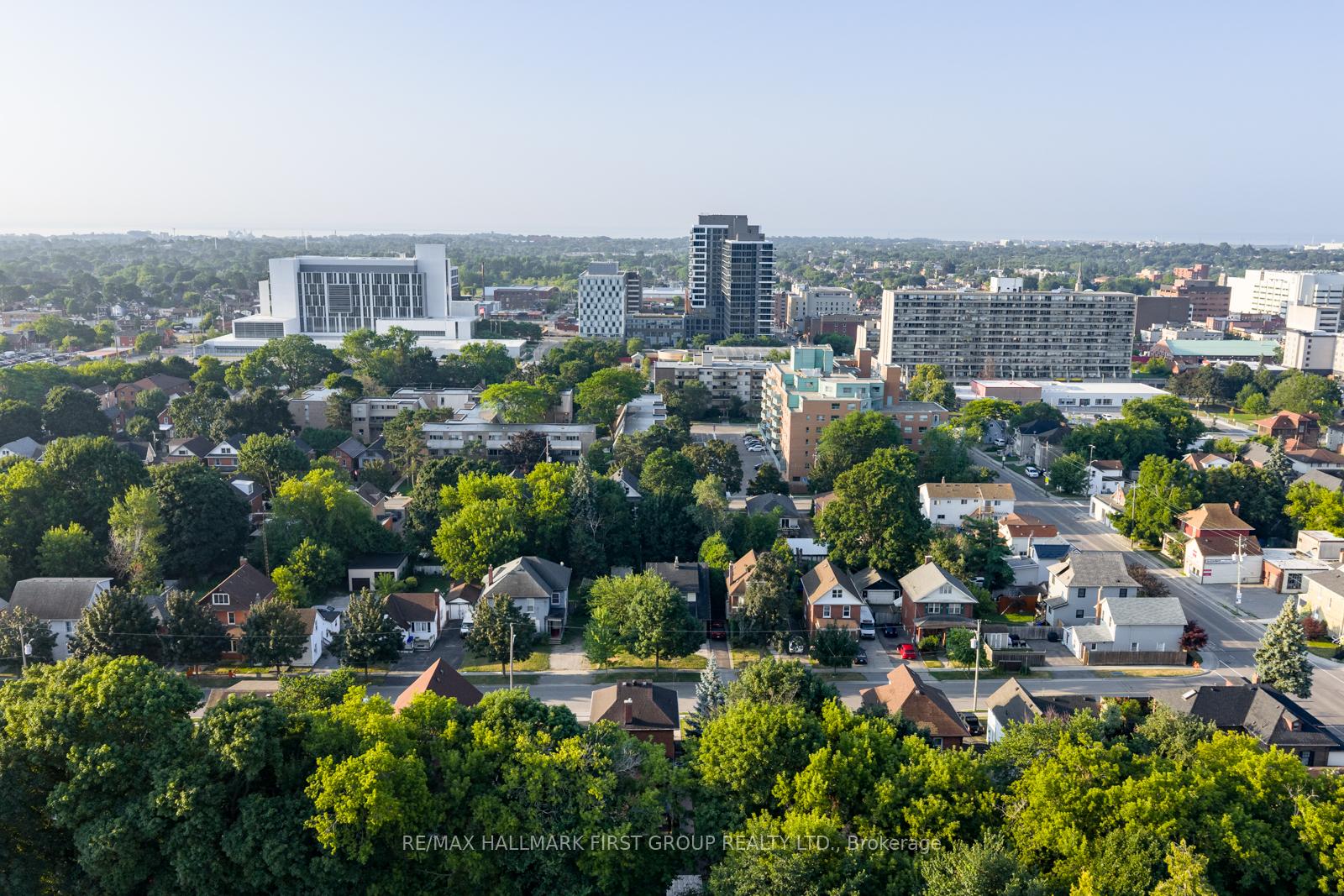 Photo 50 of 106 Elgin Street E, Oshawa, O'Neill — HOMEH