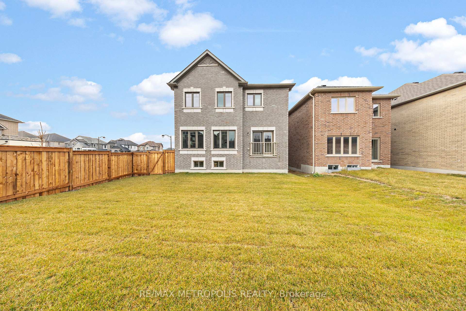 Photo 5 of 115 Kennedy Boulevard, New Tecumseth, Rural New Tecumseth — HOMEH