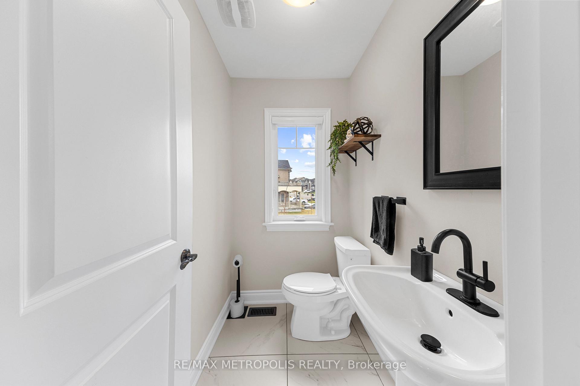 Photo 14 of 115 Kennedy Boulevard, New Tecumseth, Rural New Tecumseth — HOMEH
