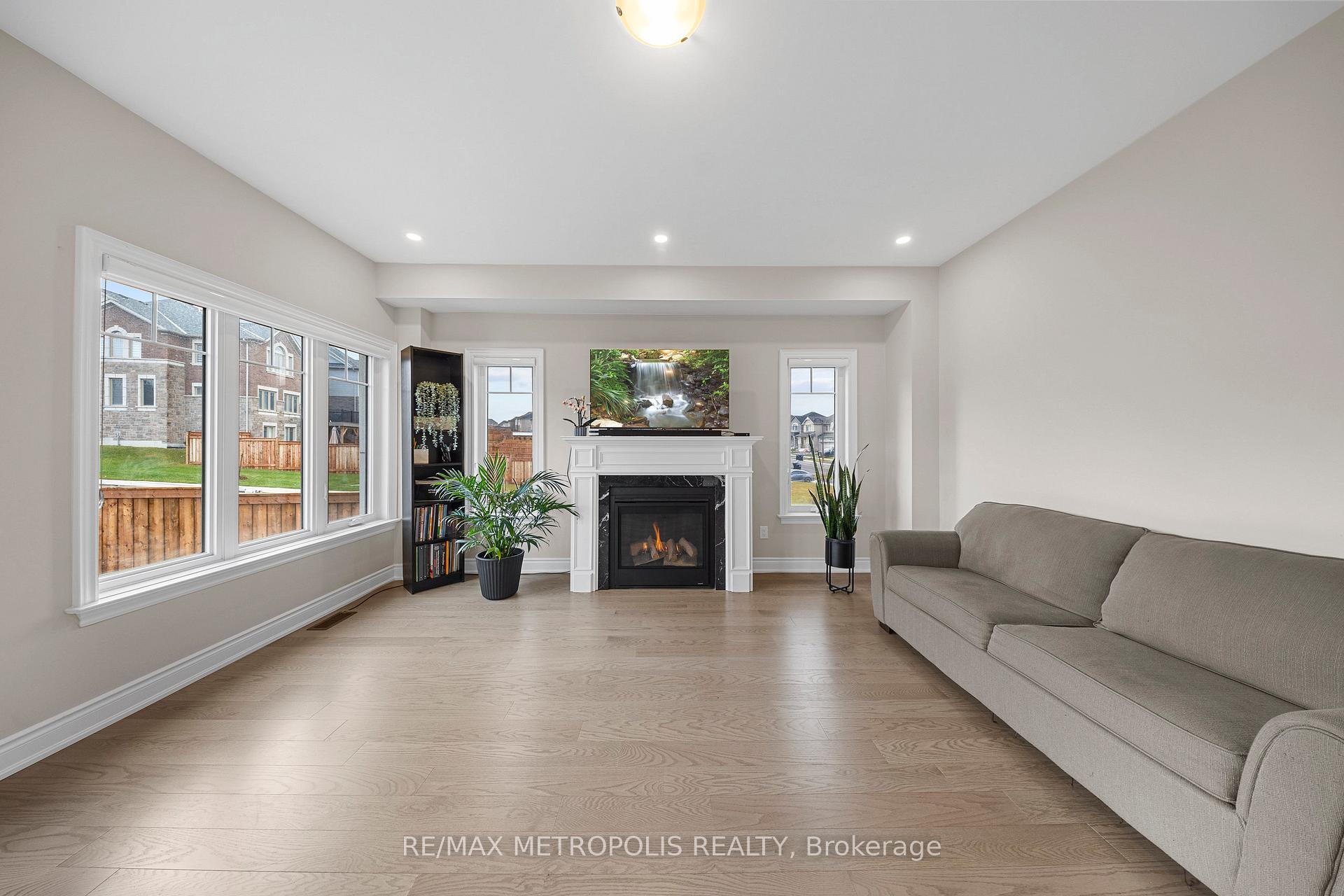 Photo 19 of 115 Kennedy Boulevard, New Tecumseth, Rural New Tecumseth — HOMEH
