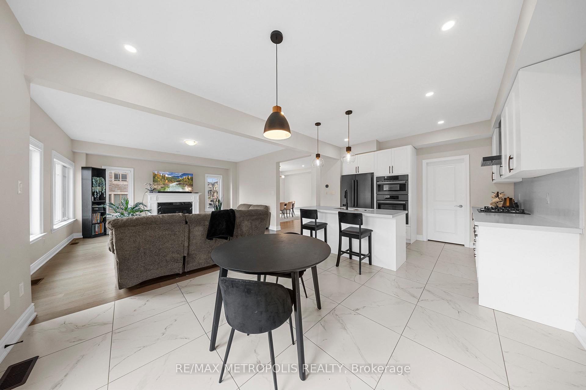 Photo 20 of 115 Kennedy Boulevard, New Tecumseth, Rural New Tecumseth — HOMEH