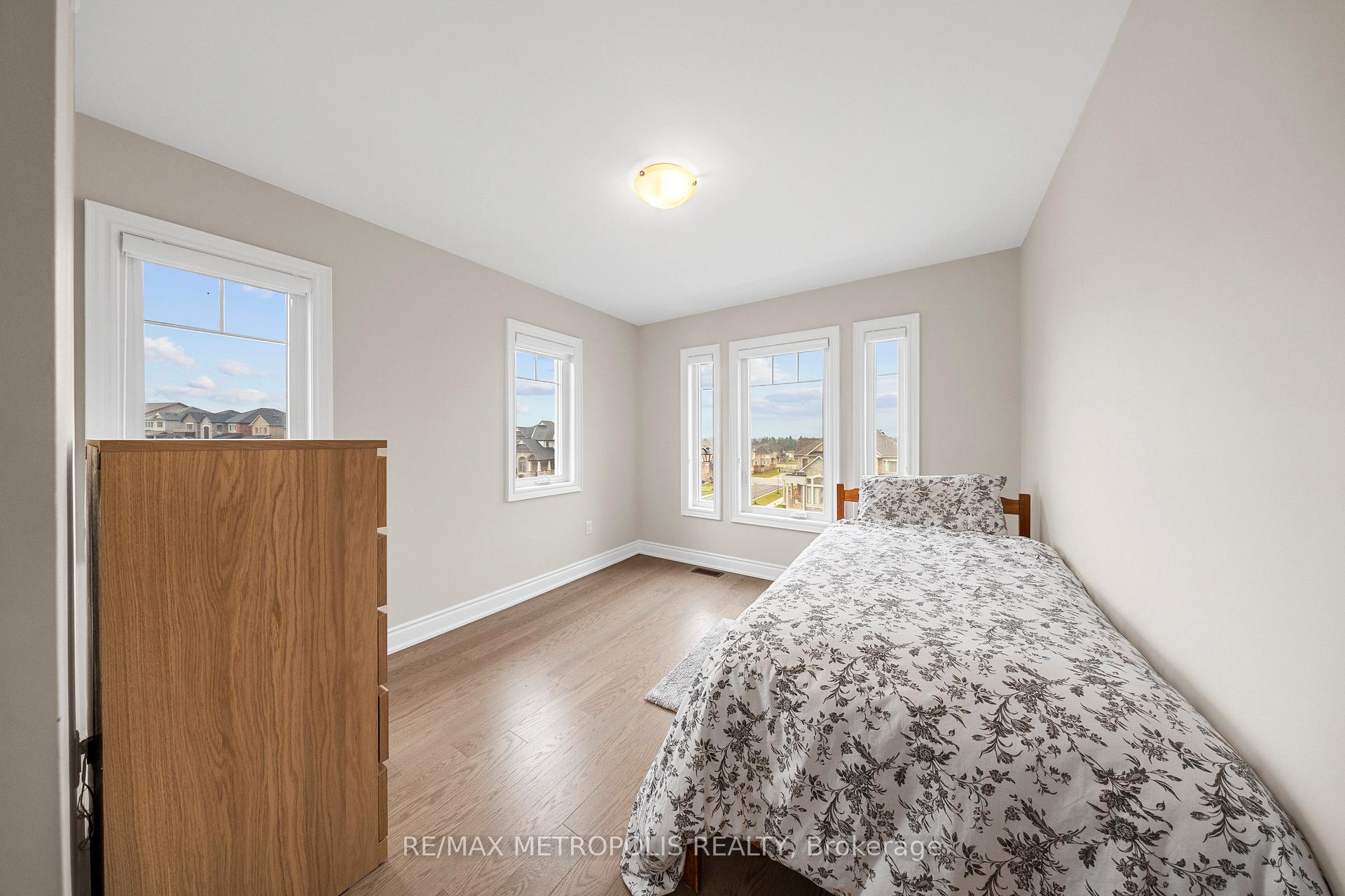 Photo 36 of 115 Kennedy Boulevard, New Tecumseth, Rural New Tecumseth — HOMEH