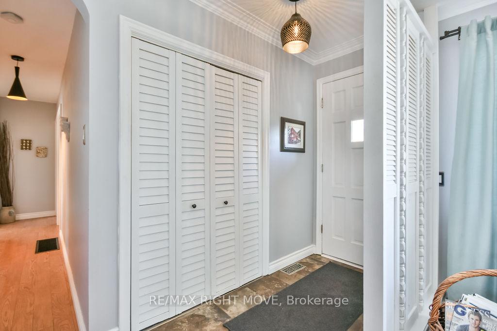 Photo 3 of 35 Fittons Road E, Orillia — HOMEH