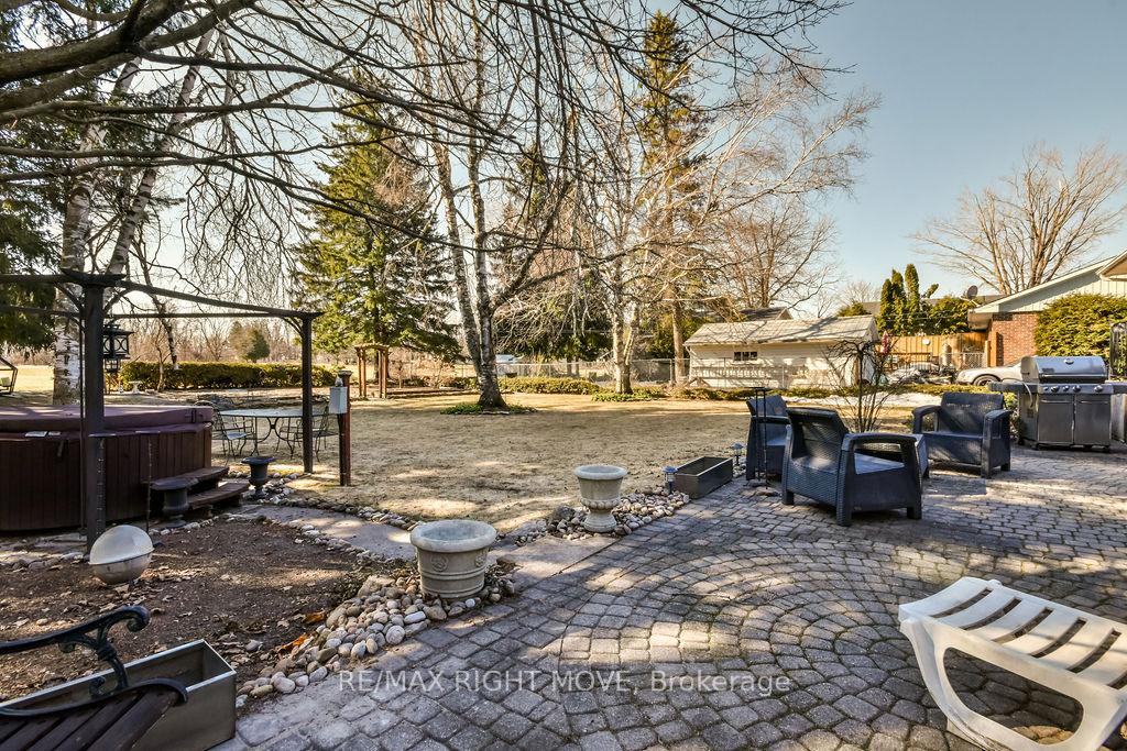 Photo 37 of 35 Fittons Road E, Orillia — HOMEH