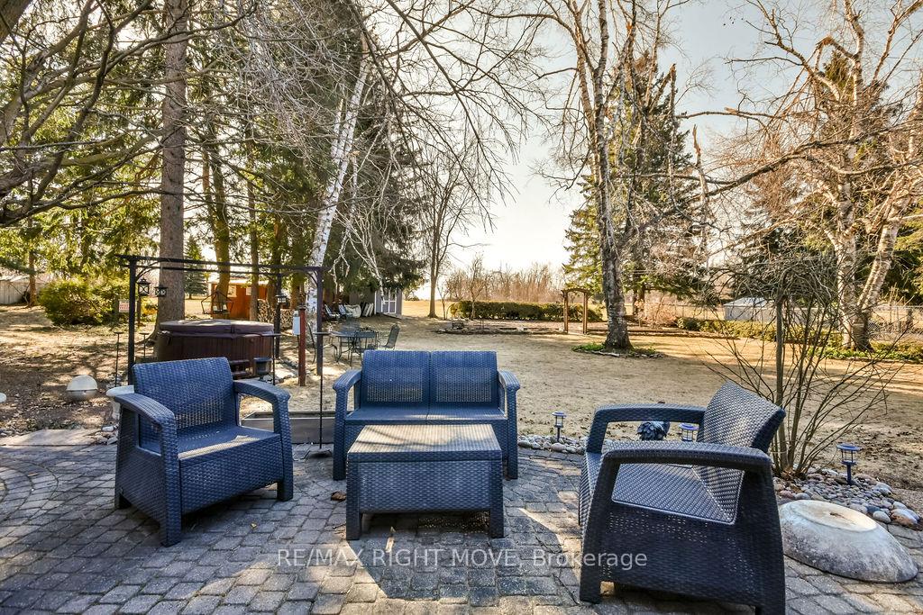 Photo 39 of 35 Fittons Road E, Orillia — HOMEH