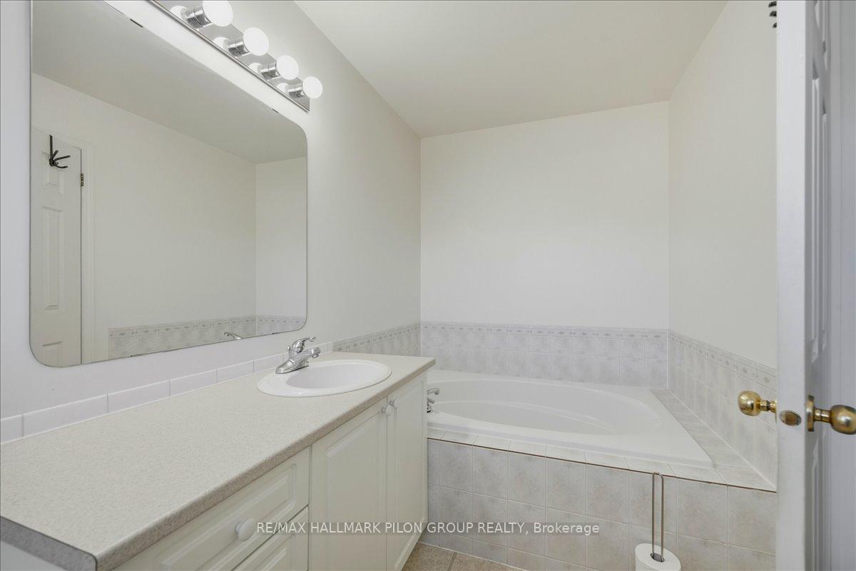 Photo 13 of 2135 Assomption Street, Ottawa, Avalon East — HOMEH