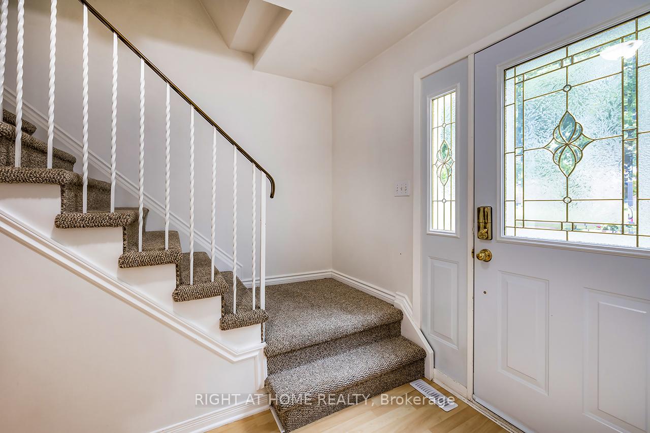 Photo 4 of 474 Lanark Drive, Oshawa, McLaughlin — HOMEH