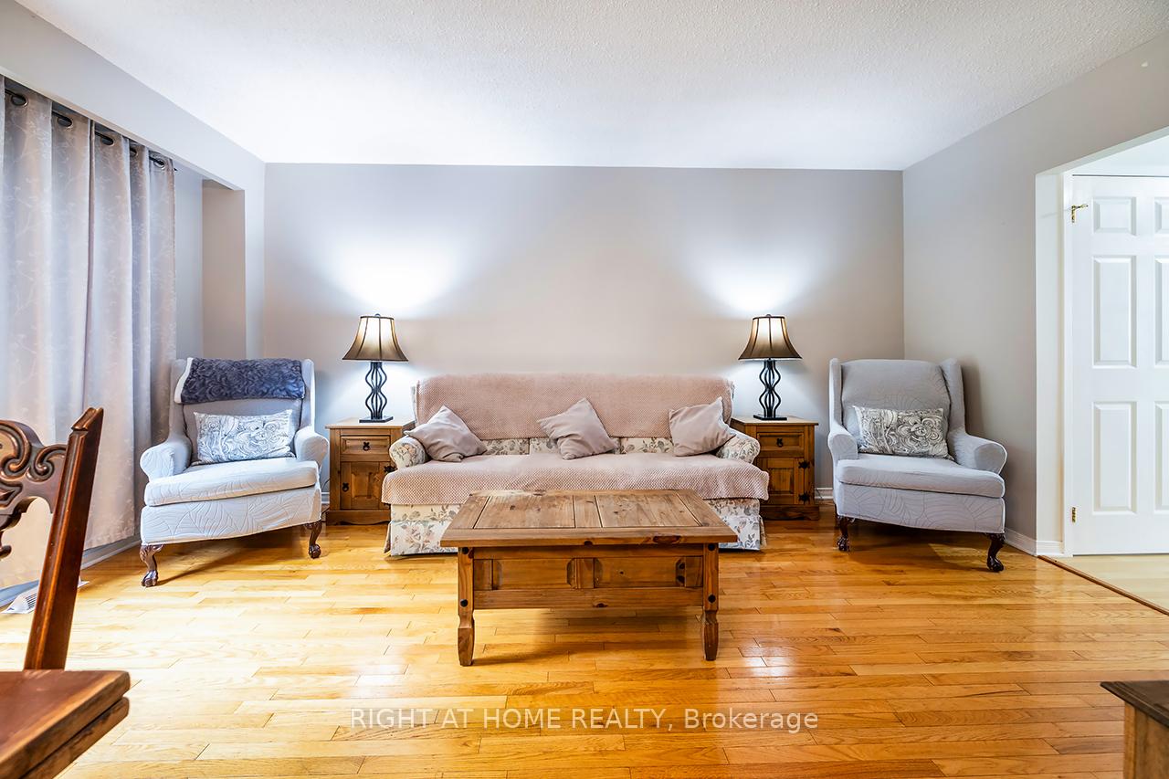 Photo 8 of 474 Lanark Drive, Oshawa, McLaughlin — HOMEH