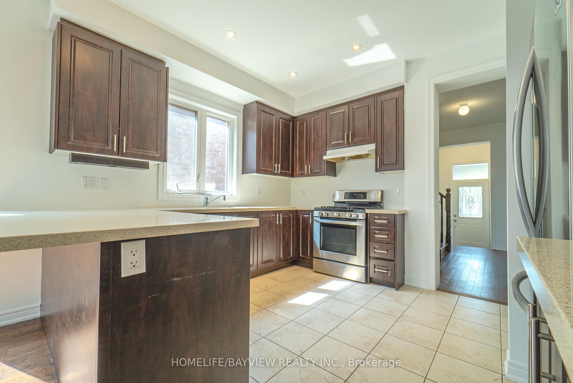 Photo 10 of 99 Kingsmere Crescent, New Tecumseth, Alliston — HOMEH