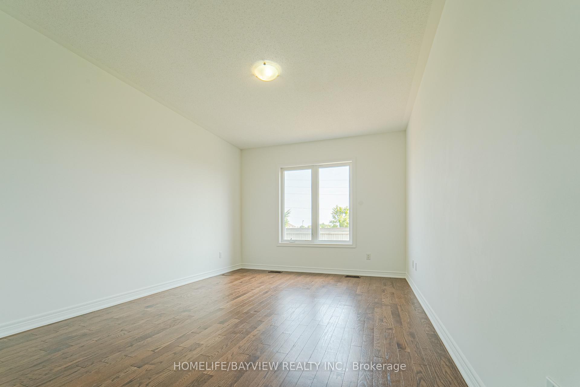 Photo 13 of 99 Kingsmere Crescent, New Tecumseth, Alliston — HOMEH