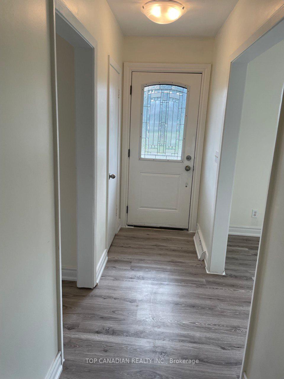 Photo 3 of 599 Gibbons Street, Oshawa, McLaughlin — HOMEH