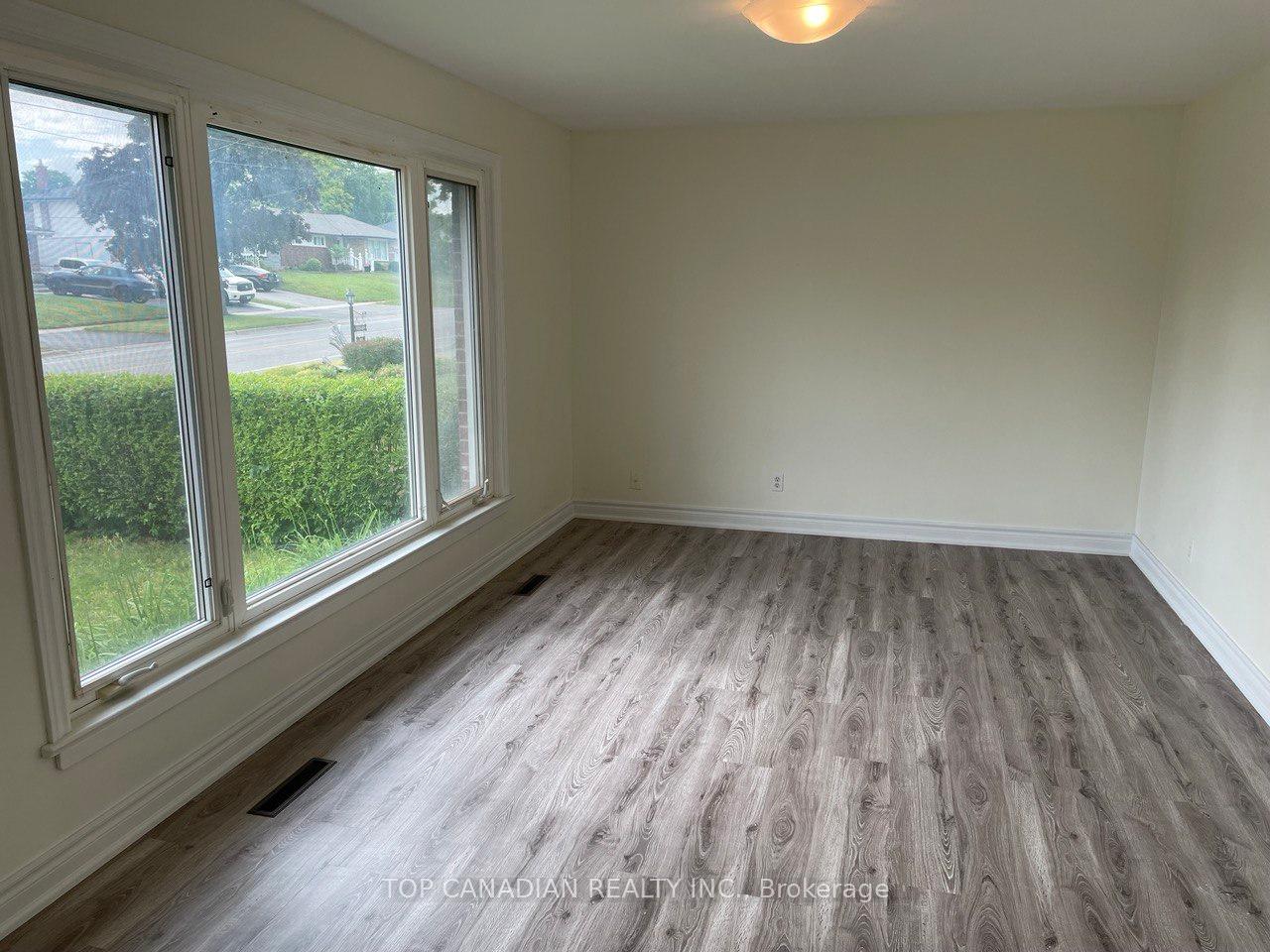 Photo 4 of 599 Gibbons Street, Oshawa, McLaughlin — HOMEH