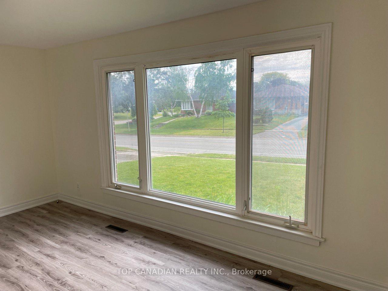 Photo 5 of 599 Gibbons Street, Oshawa, McLaughlin — HOMEH
