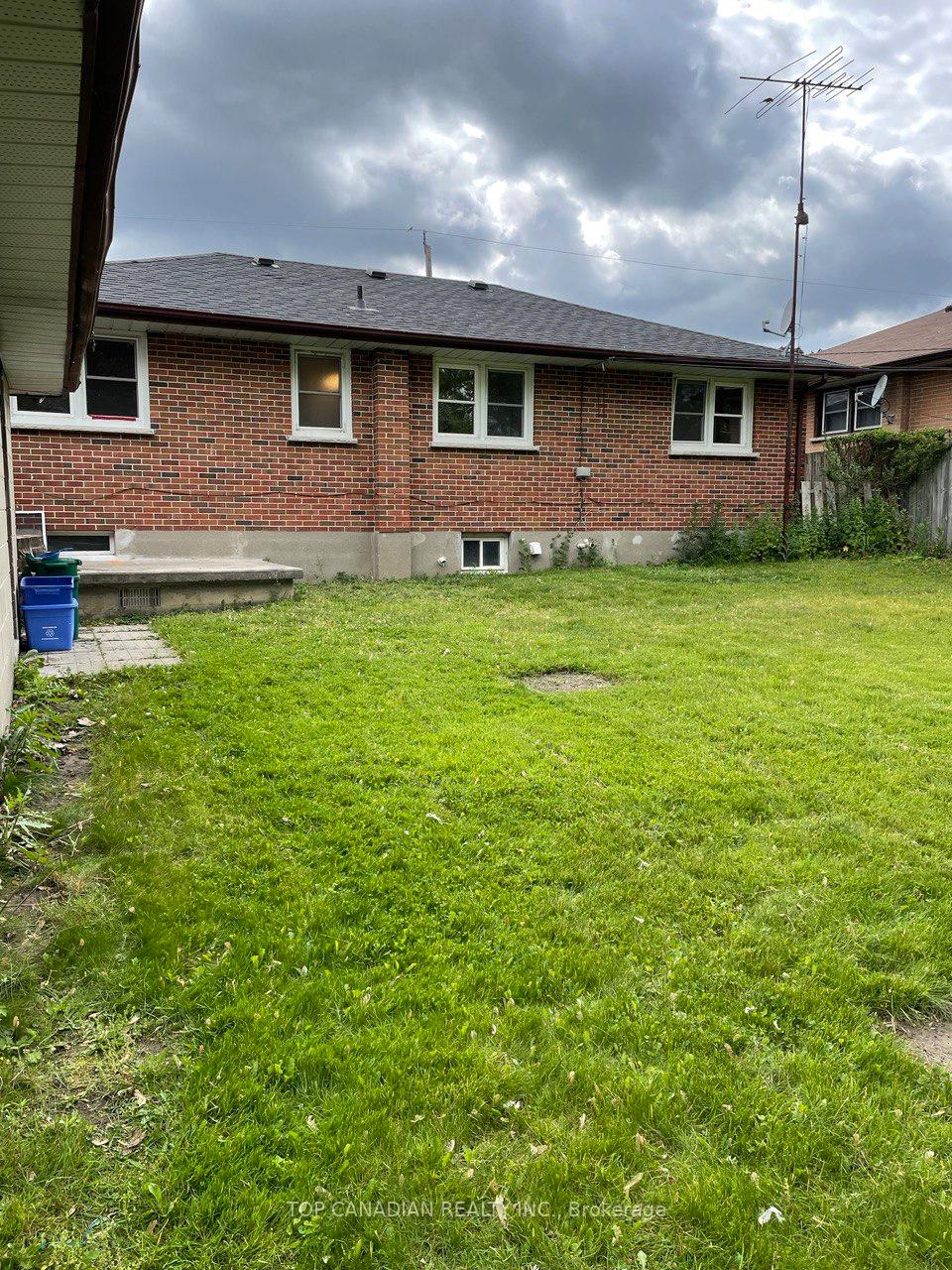 Photo 12 of 599 Gibbons Street, Oshawa, McLaughlin — HOMEH