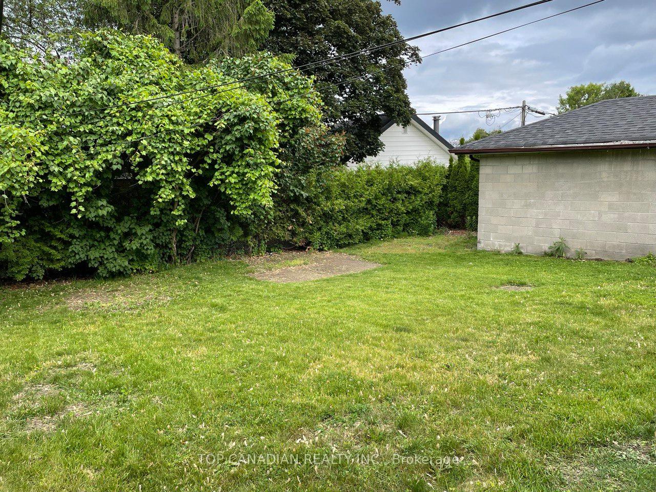 Photo 13 of 599 Gibbons Street, Oshawa, McLaughlin — HOMEH