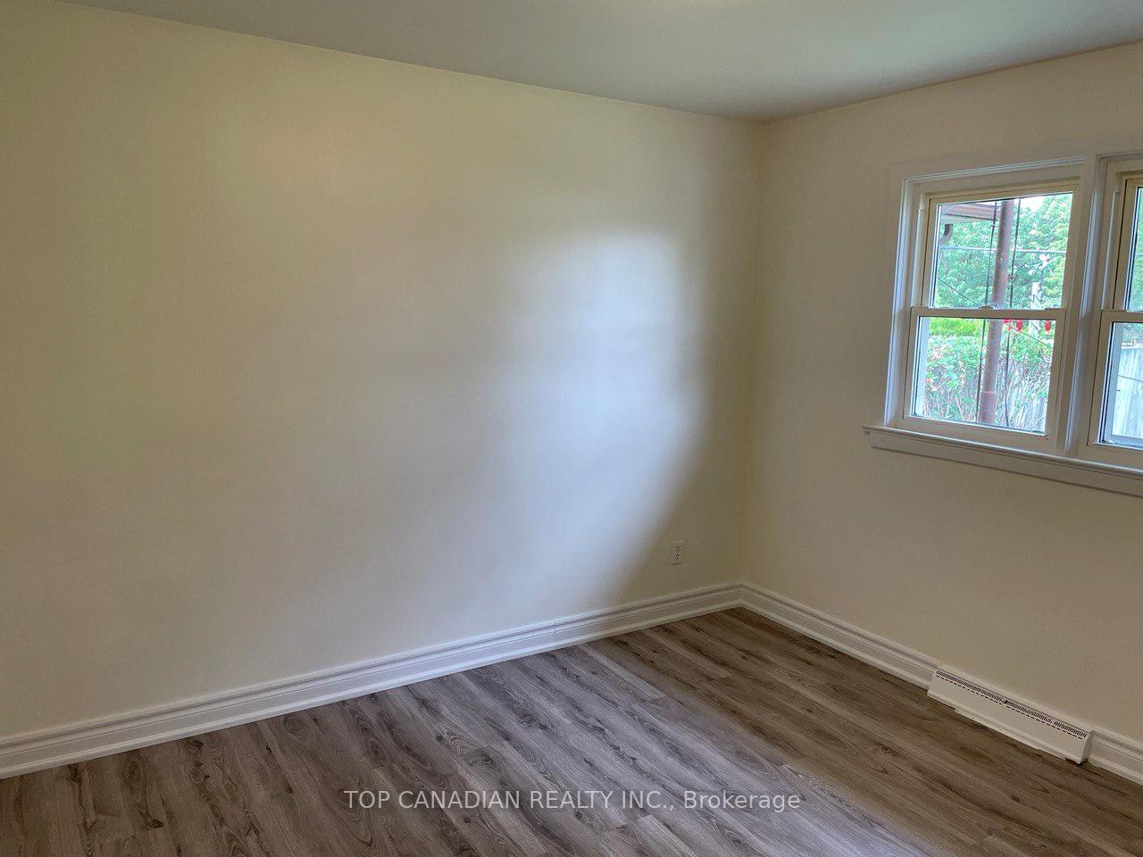 Photo 31 of 599 Gibbons Street, Oshawa, McLaughlin — HOMEH