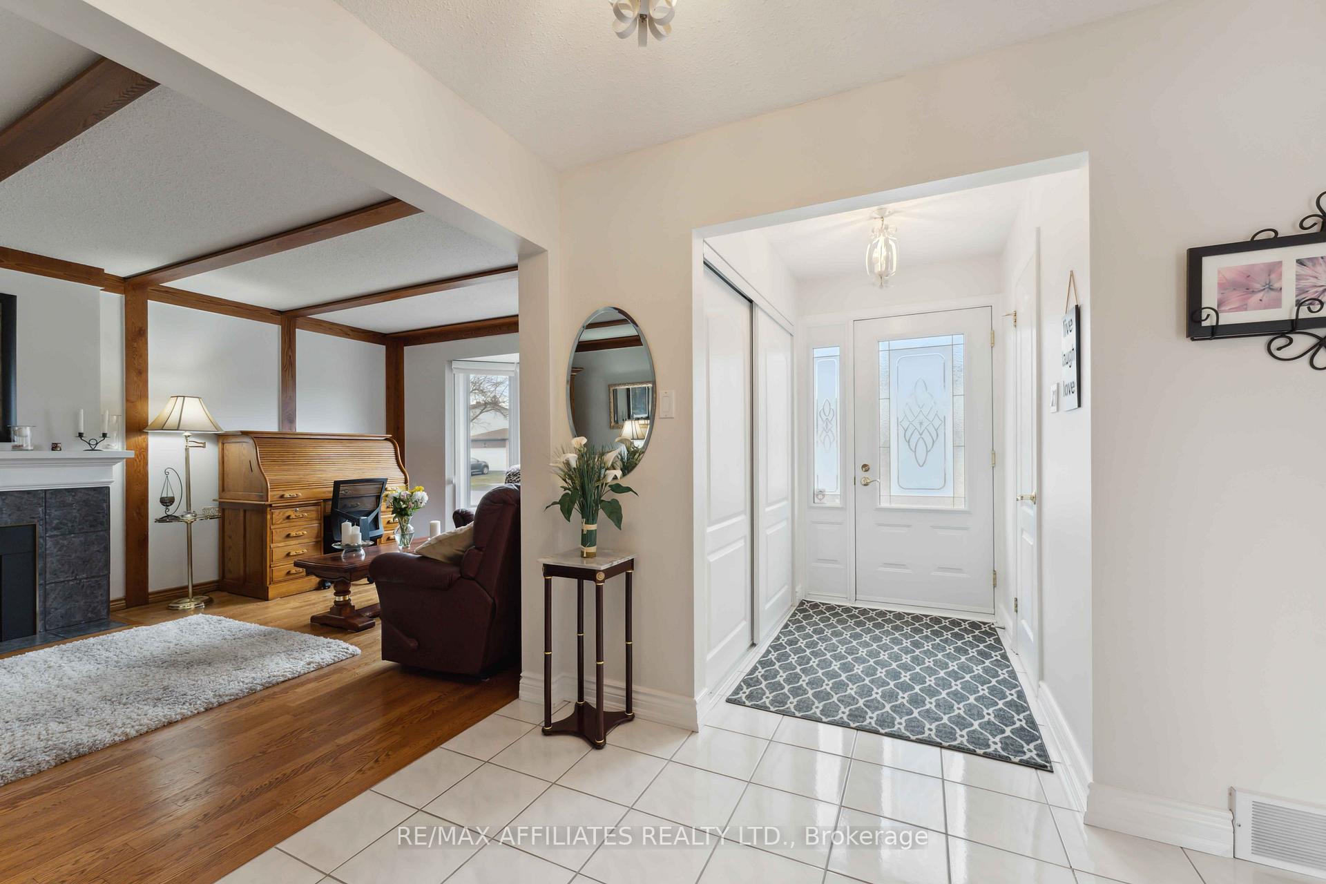 Photo 3 of 1801 Simard Drive, Ottawa, Chateauneuf — HOMEH