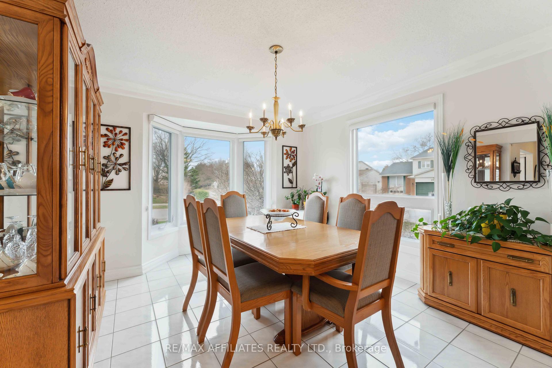 Photo 6 of 1801 Simard Drive, Ottawa, Chateauneuf — HOMEH