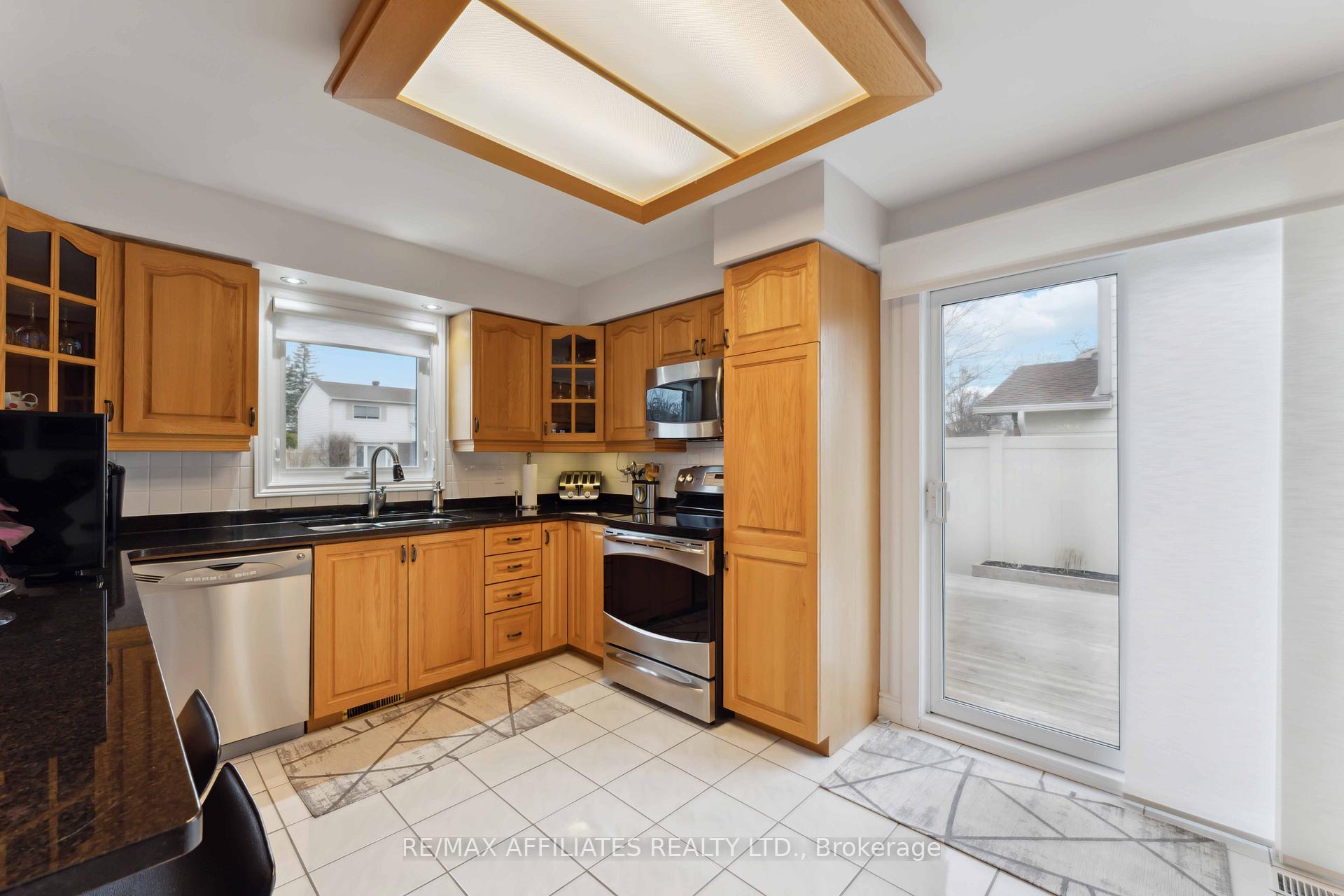 Photo 7 of 1801 Simard Drive, Ottawa, Chateauneuf — HOMEH