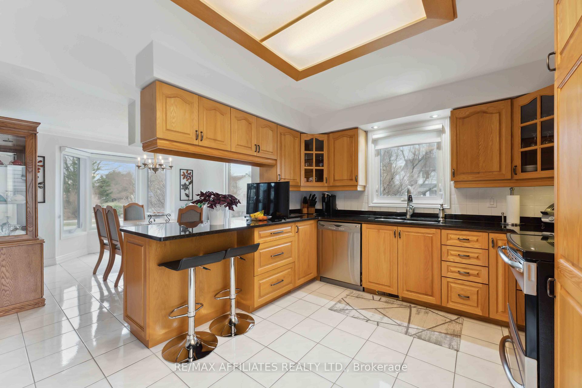 Photo 8 of 1801 Simard Drive, Ottawa, Chateauneuf — HOMEH