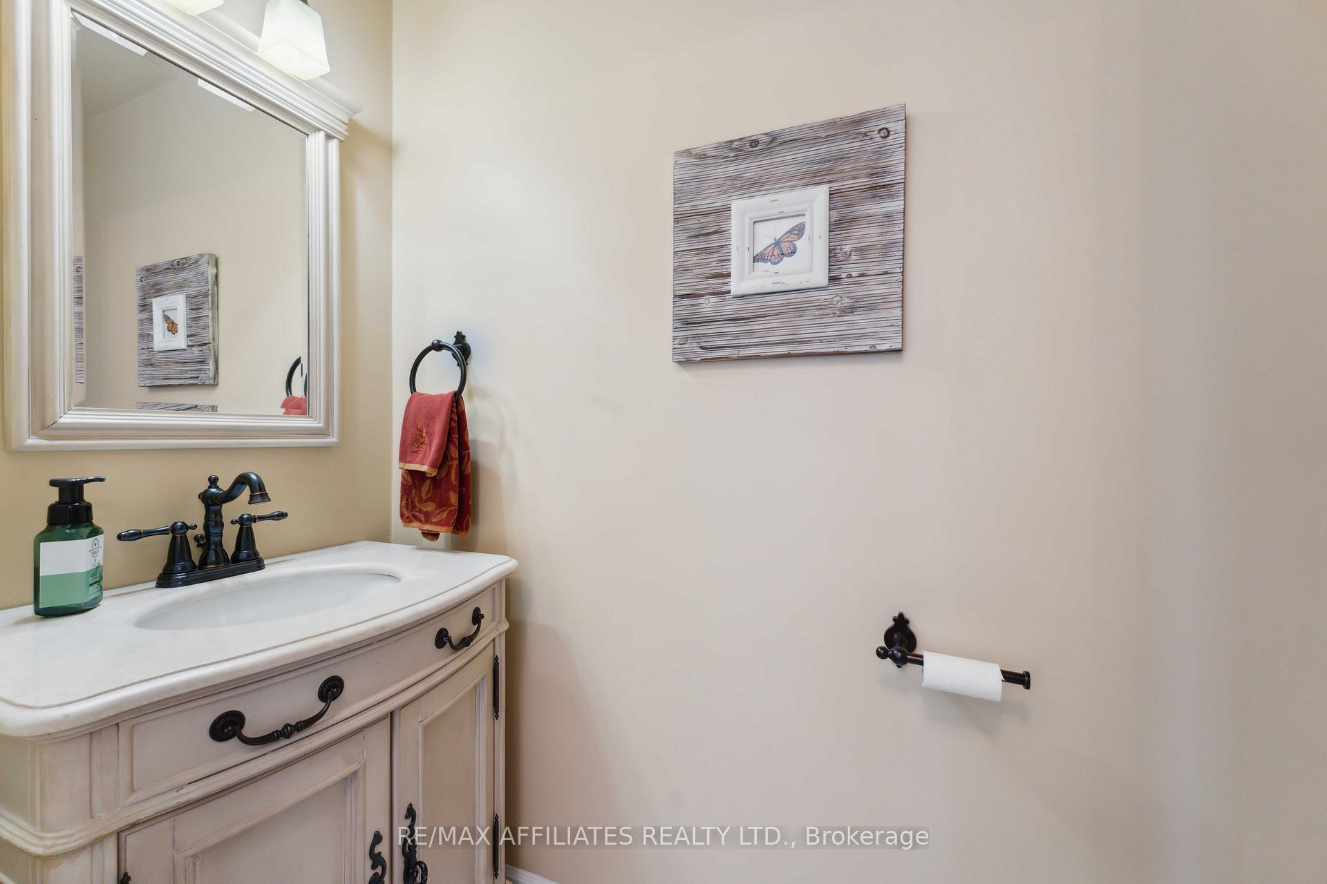 Photo 11 of 1801 Simard Drive, Ottawa, Chateauneuf — HOMEH