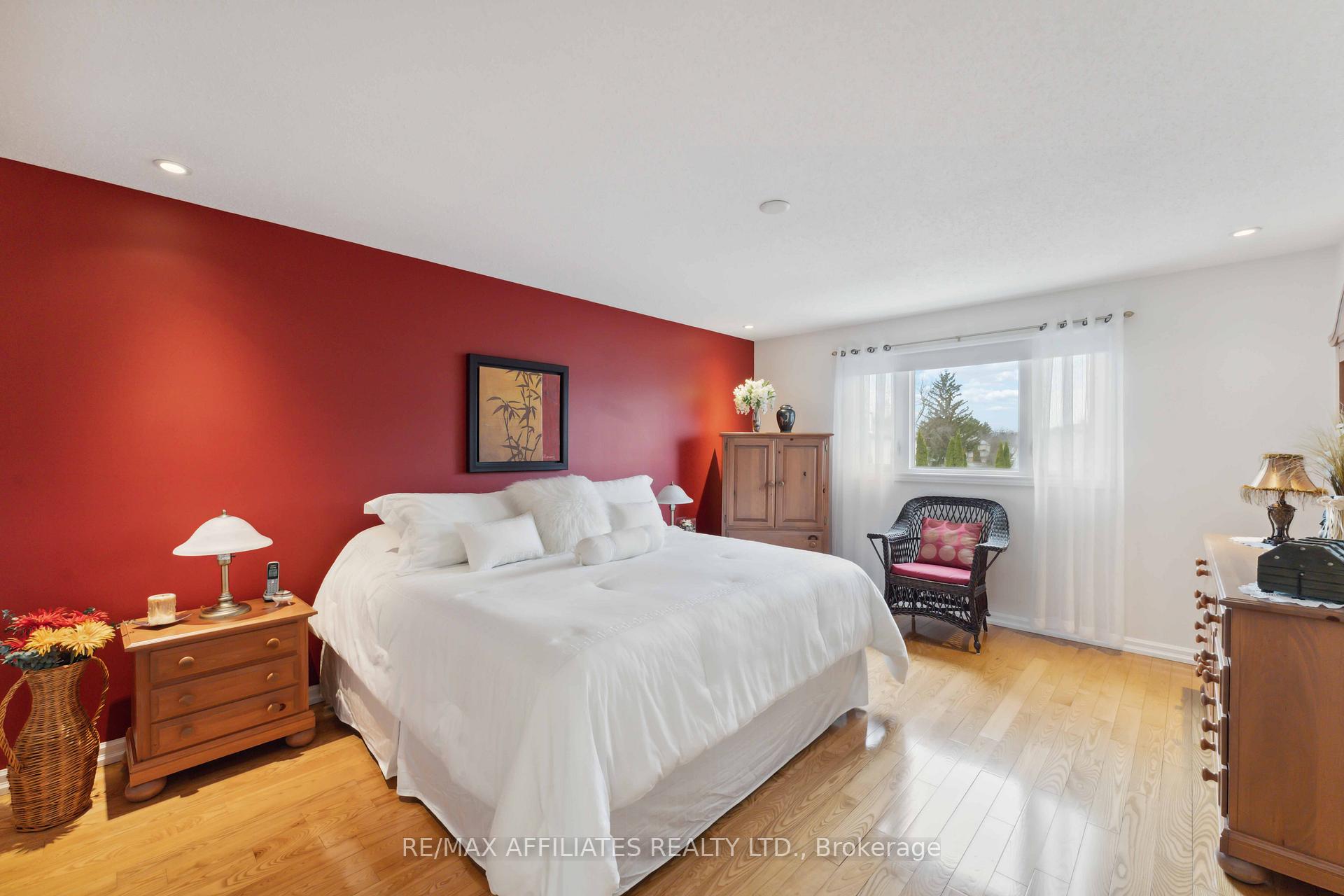 Photo 13 of 1801 Simard Drive, Ottawa, Chateauneuf — HOMEH
