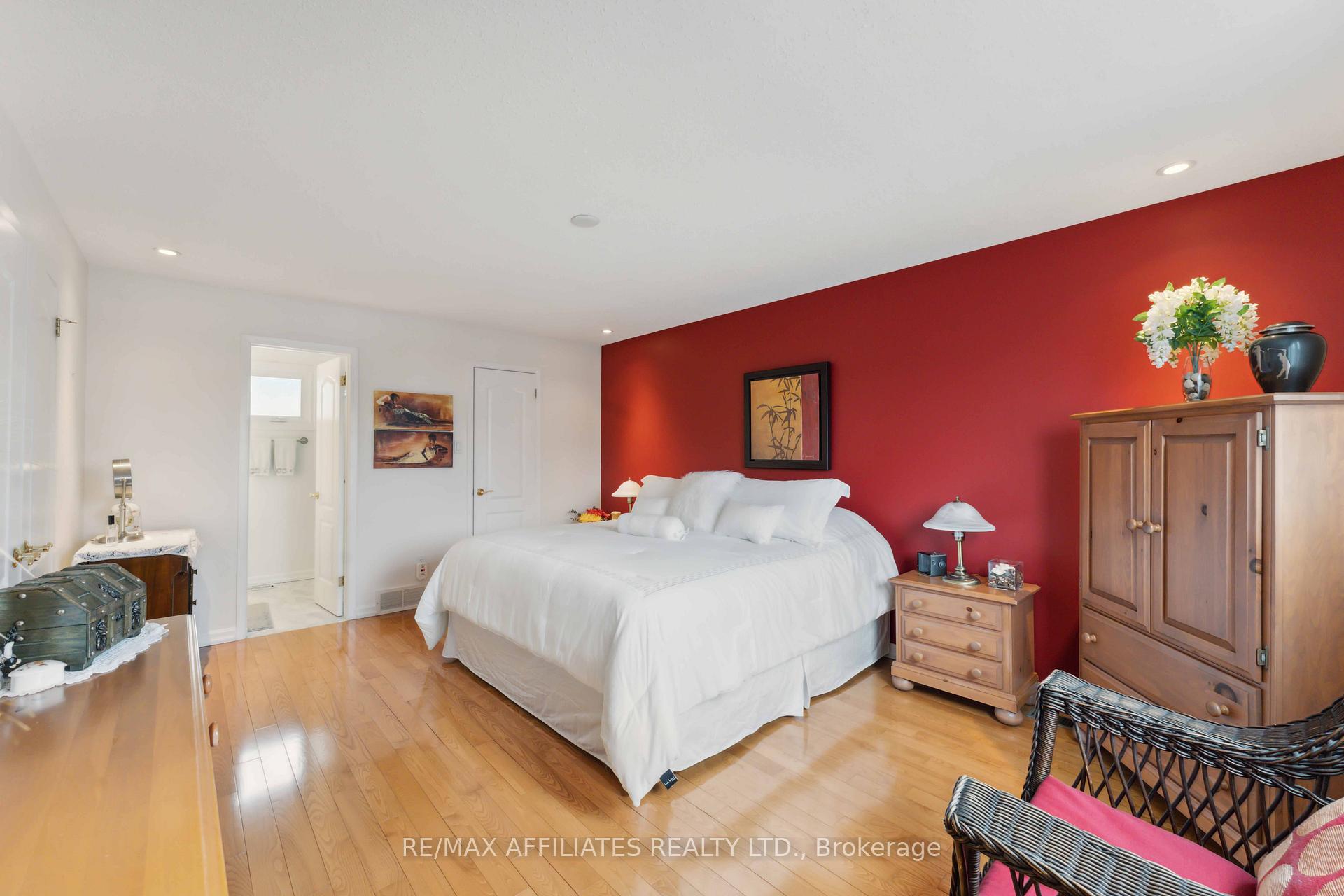 Photo 14 of 1801 Simard Drive, Ottawa, Chateauneuf — HOMEH