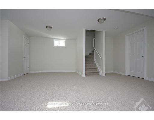Photo 3 of 8164 Jeanne D'Arc Boulevard, Ottawa, Chatelaine Village — HOMEH