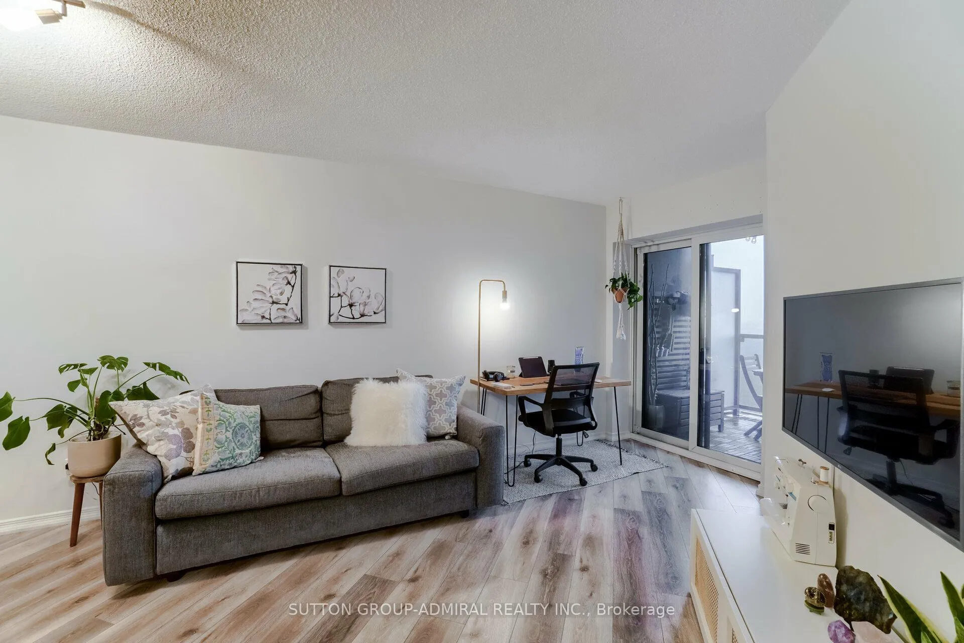 Photo 3 of Unit 1138, 60 Heintzman Street, Toronto, Junction Area — HOMEH
