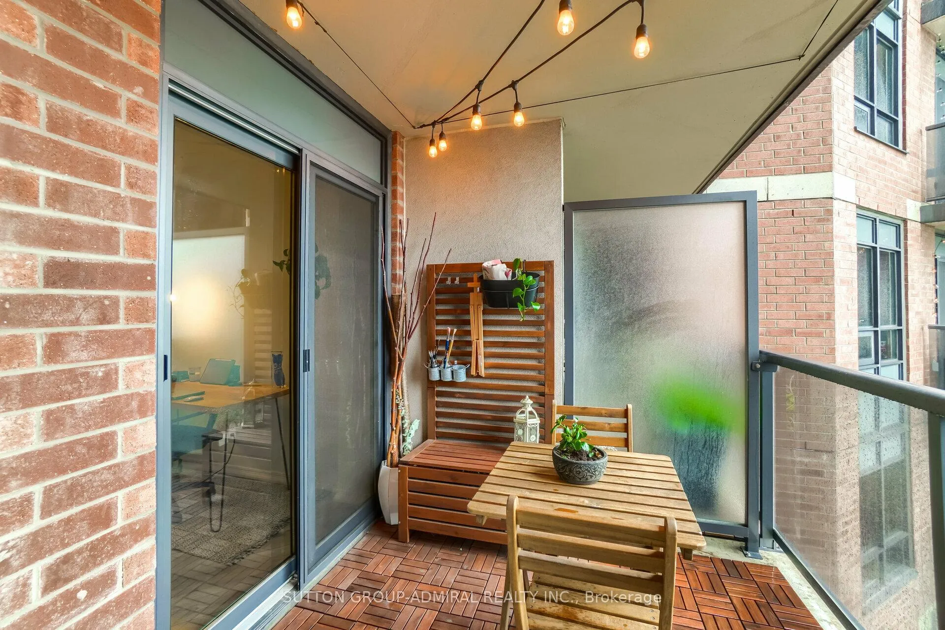 Photo 6 of Unit 1138, 60 Heintzman Street, Toronto, Junction Area — HOMEH
