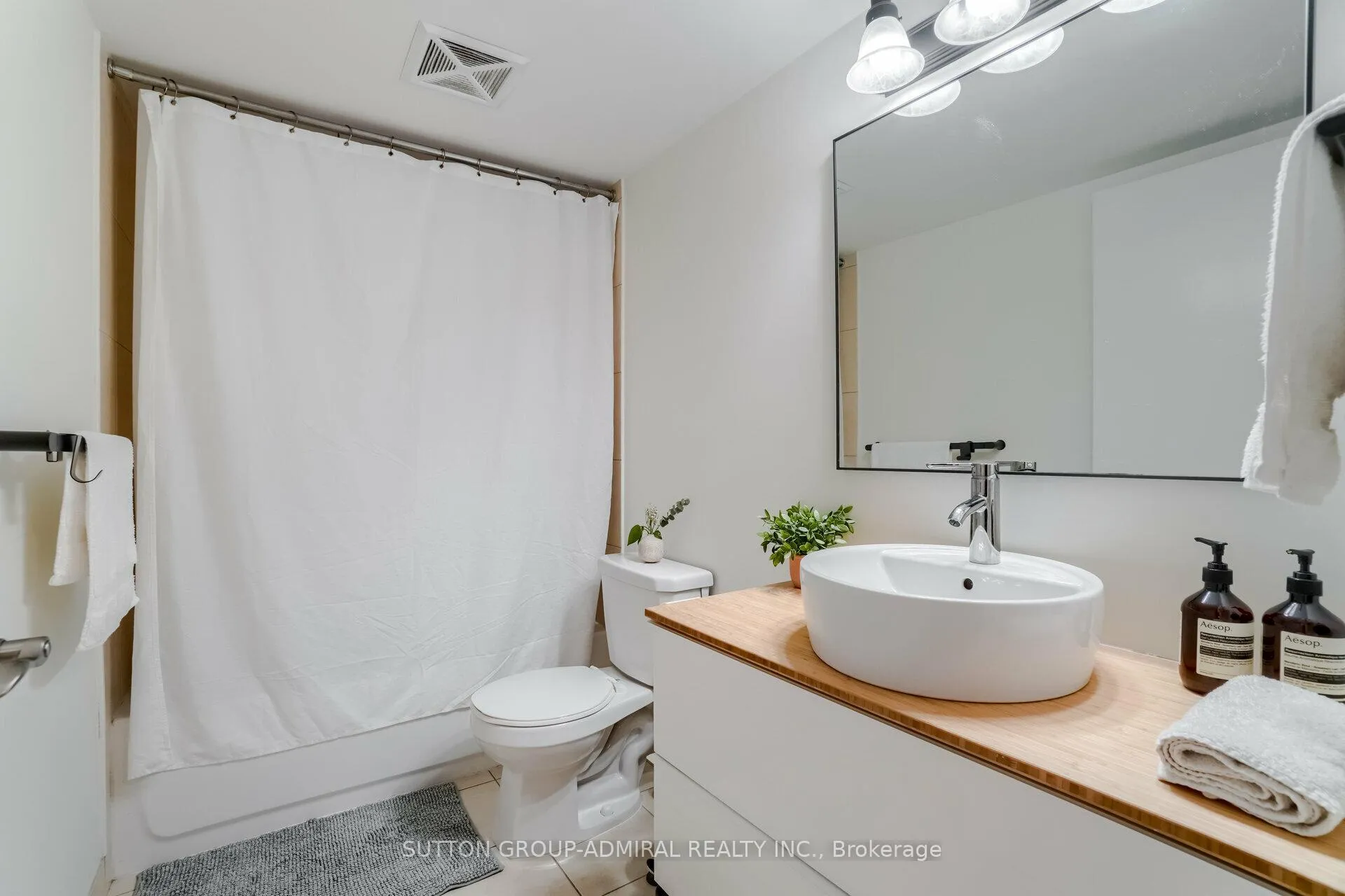 Photo 23 of Unit 1138, 60 Heintzman Street, Toronto, Junction Area — HOMEH