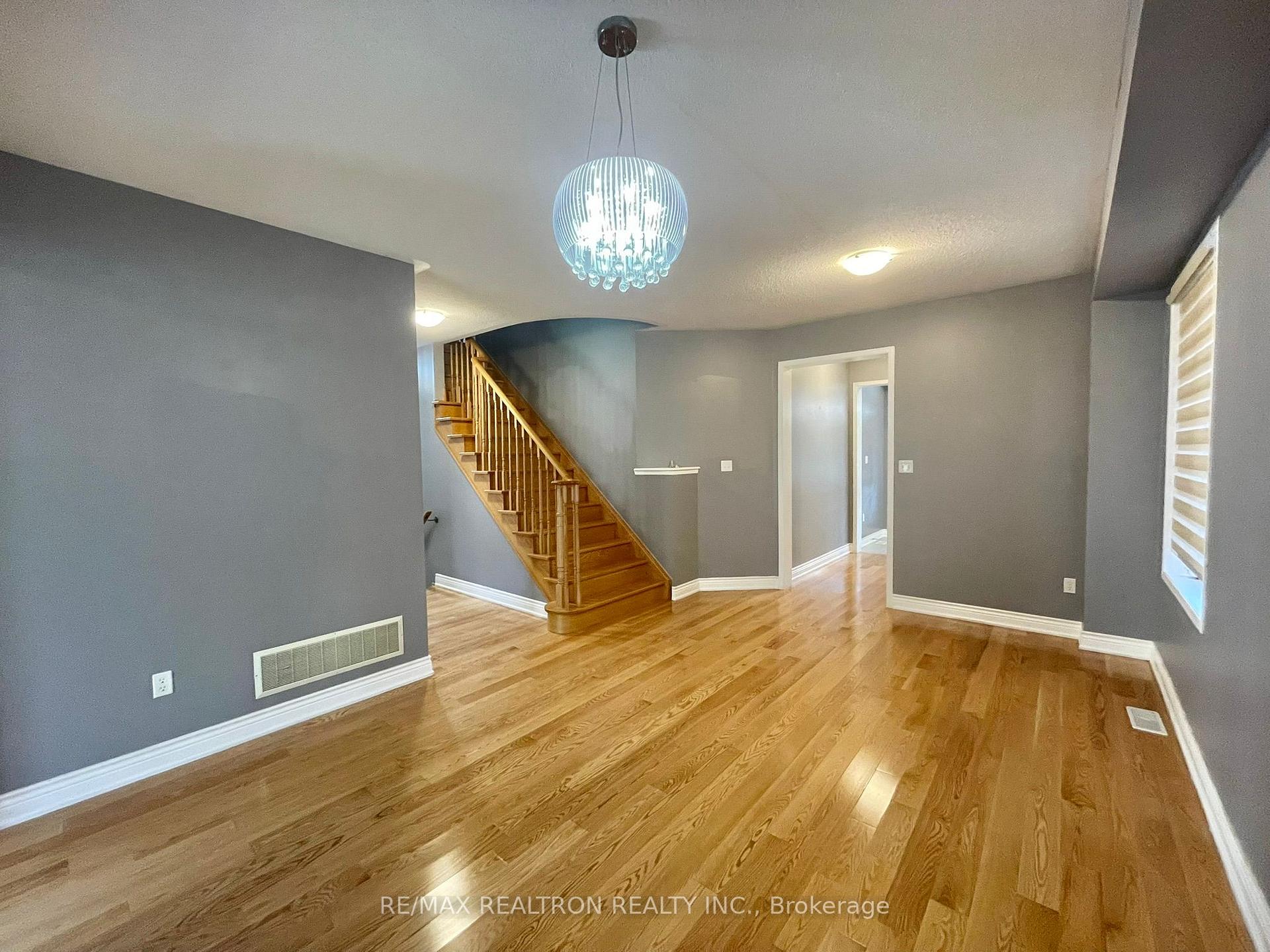 Photo 5 of 2589 Snow Knight Drive, Oshawa, Windfields — HOMEH
