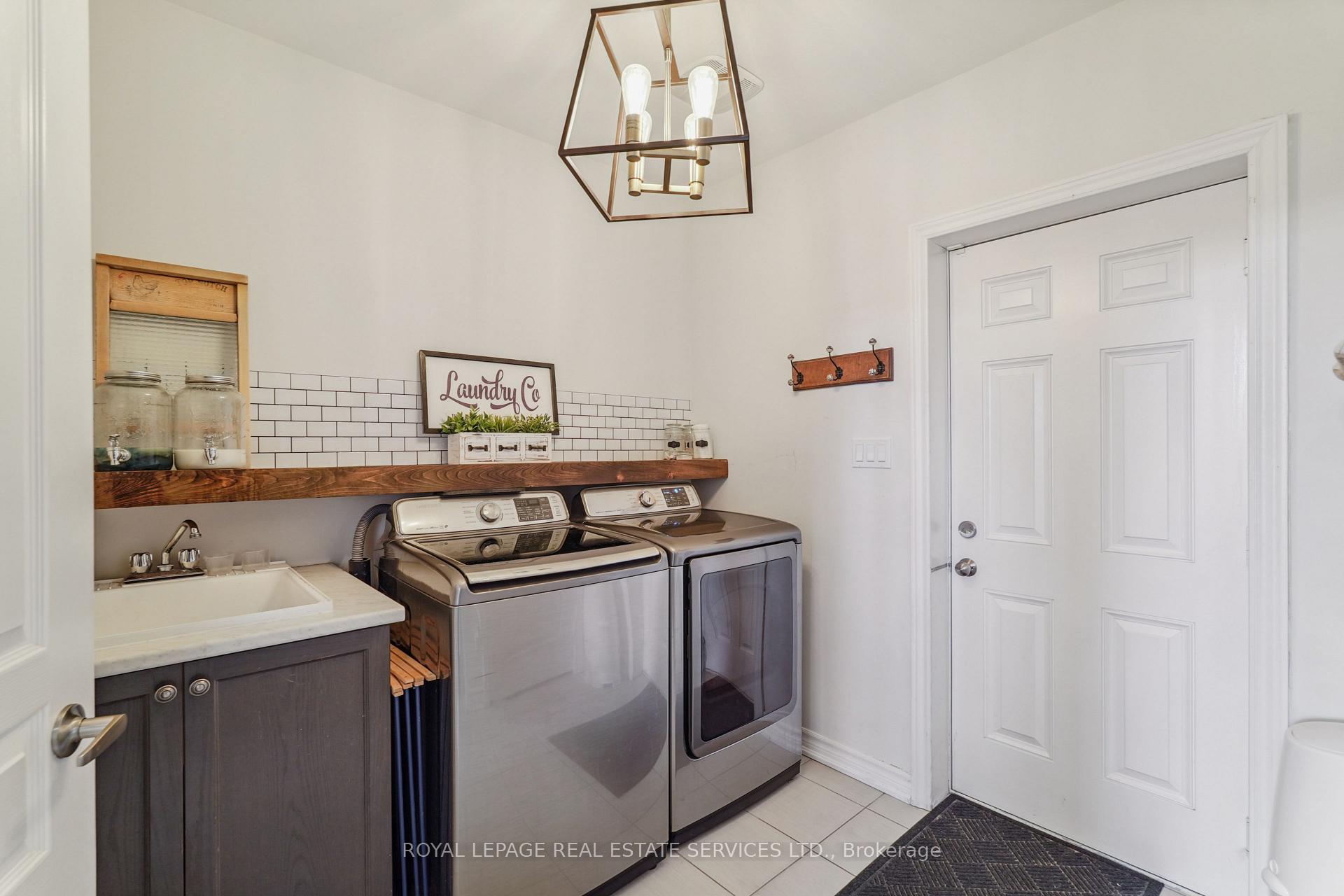 Photo 13 of 21 Mckay Avenue, New Tecumseth, Tottenham — HOMEH