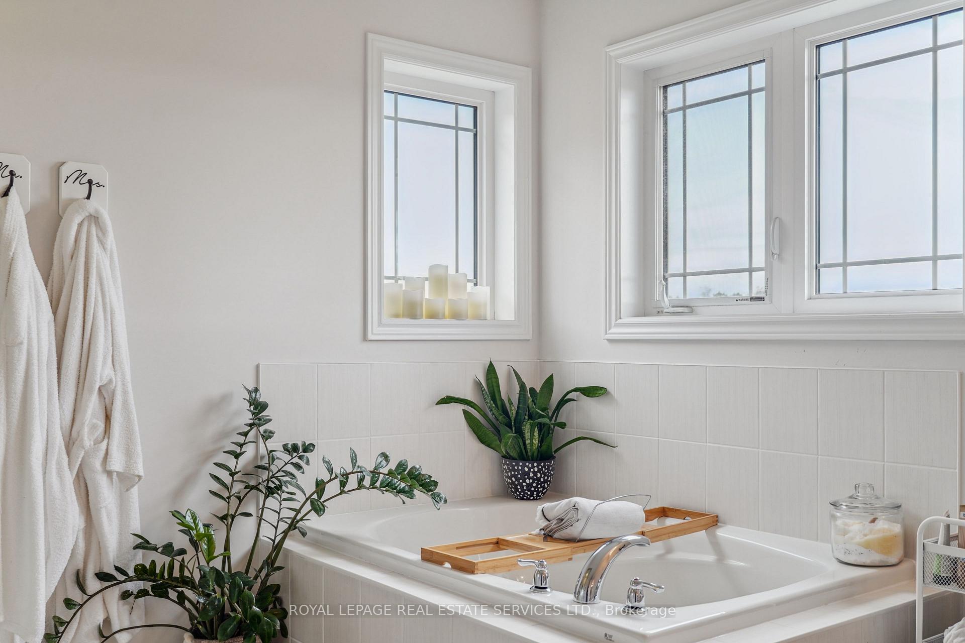 Photo 17 of 21 Mckay Avenue, New Tecumseth, Tottenham — HOMEH