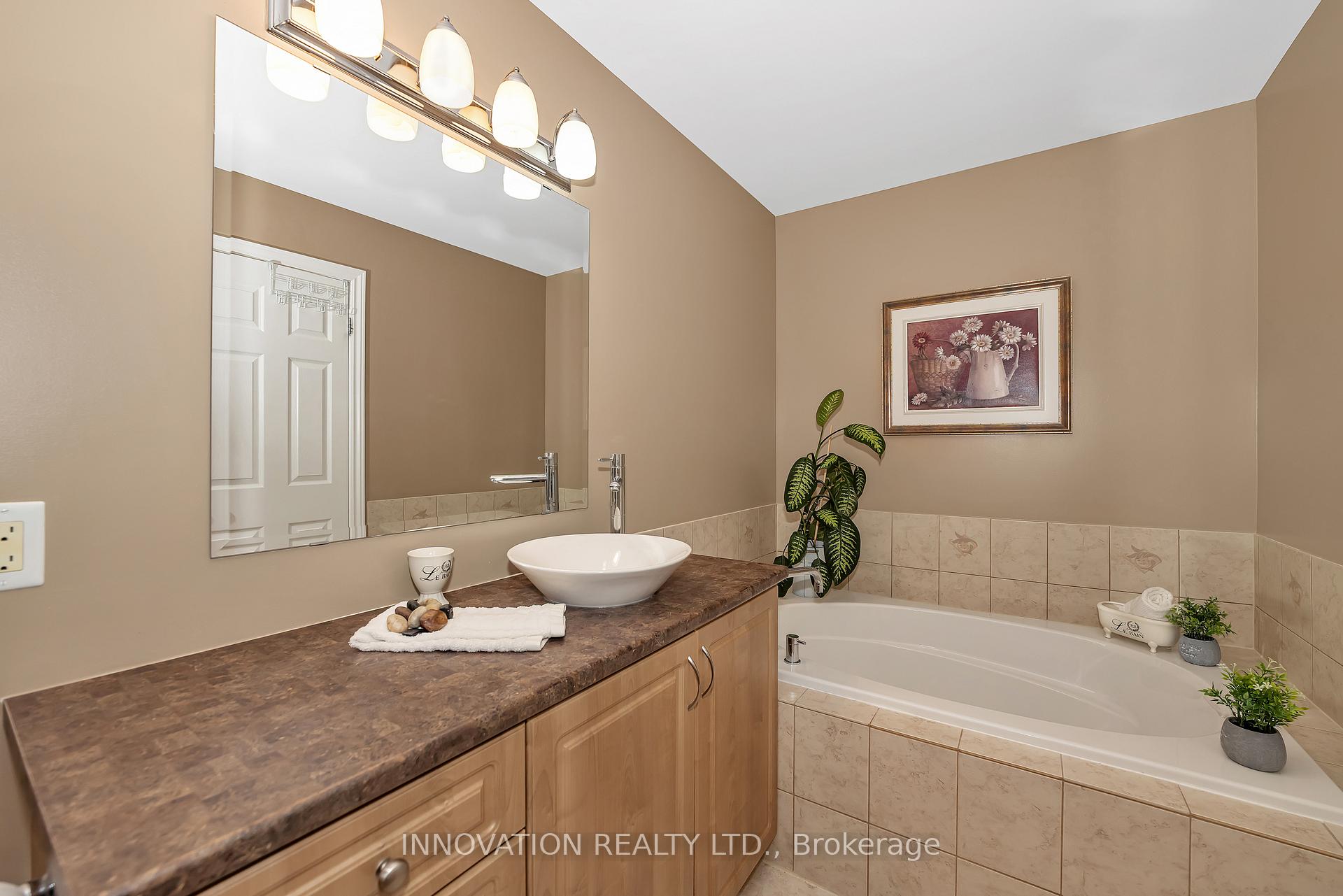 Photo 18 of 146 Silvermoon Crescent, Ottawa, Avalon East — HOMEH