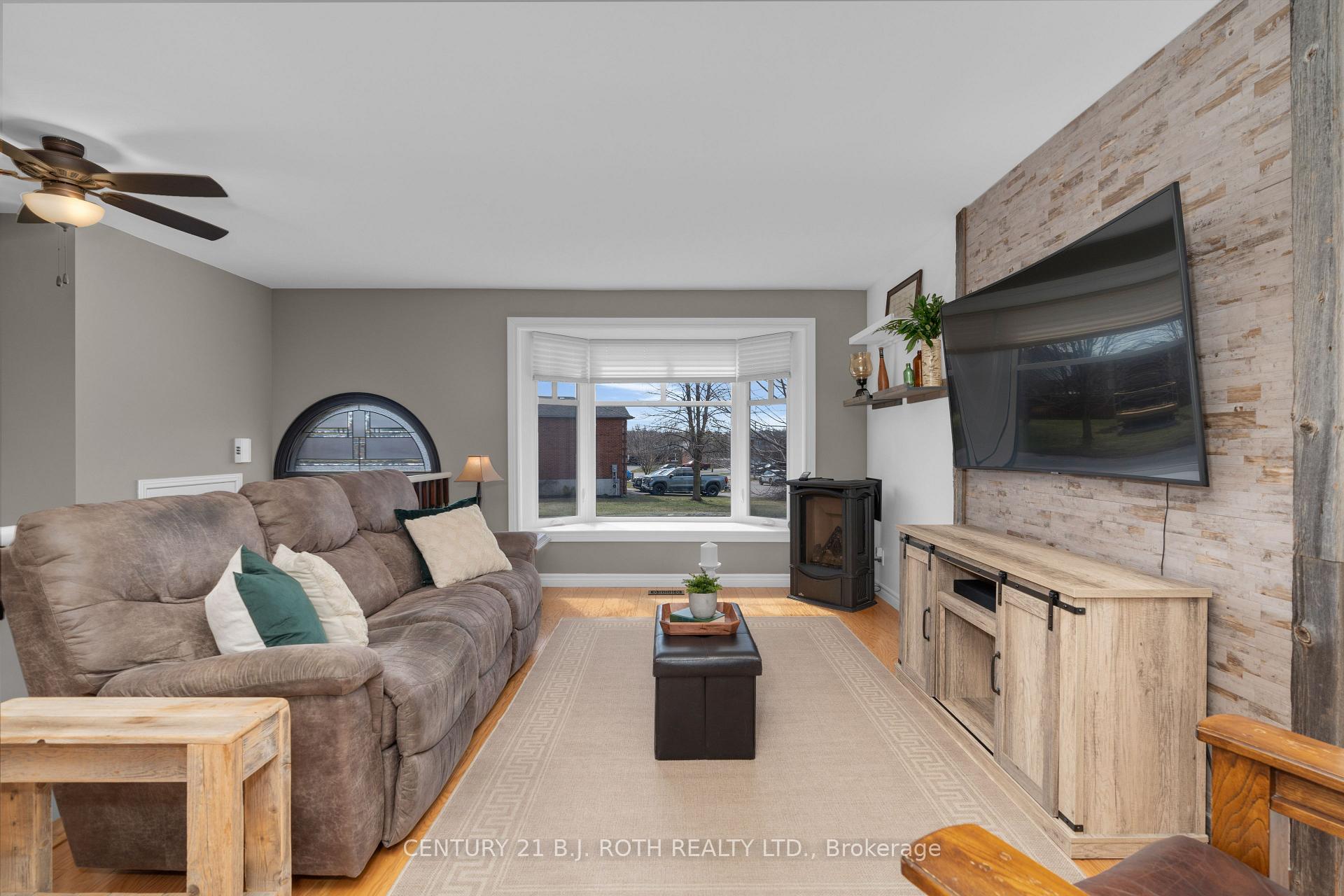 Photo 9 of 112 Lewis Drive, Orillia — HOMEH
