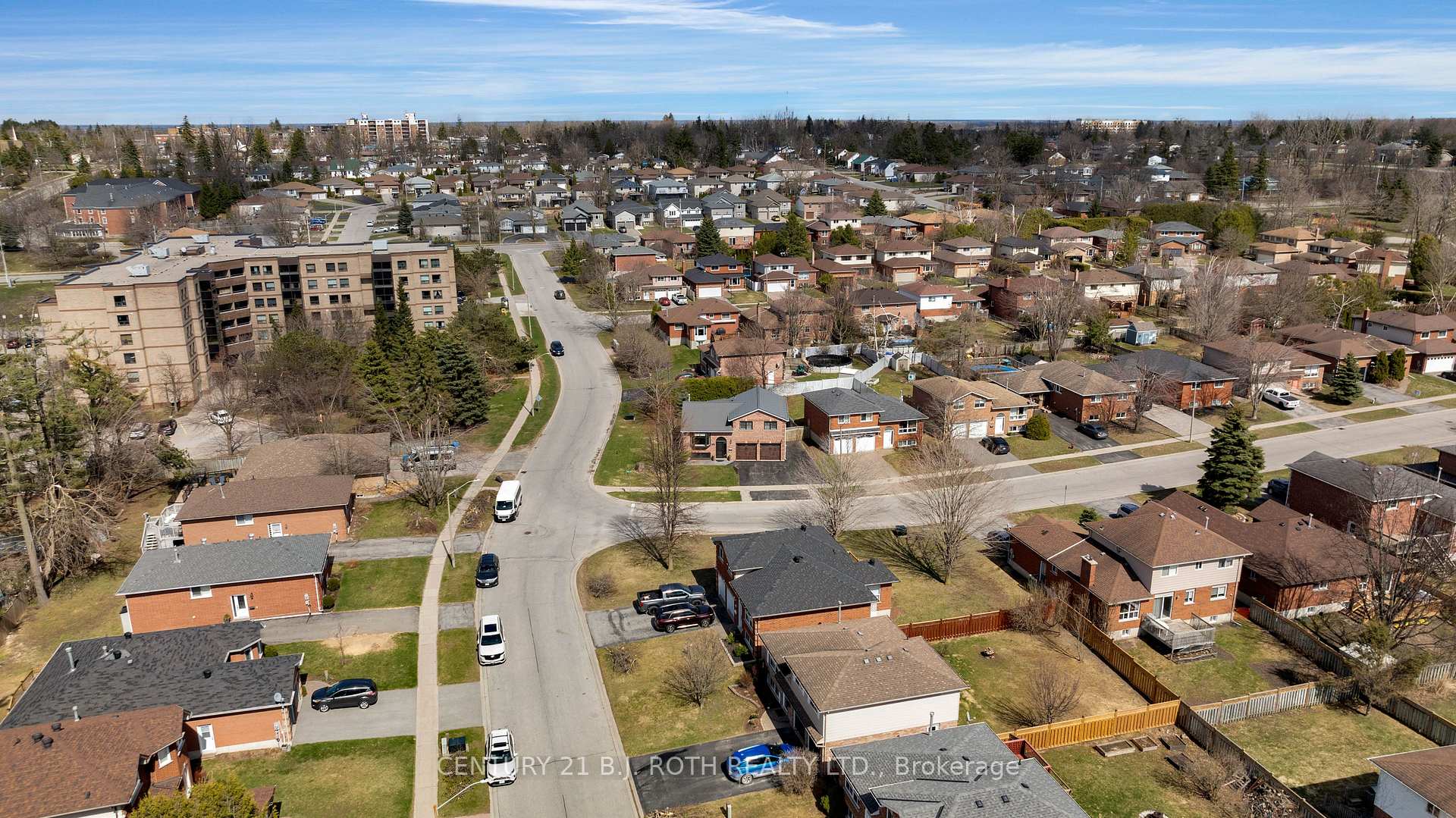 Photo 42 of 112 Lewis Drive, Orillia — HOMEH