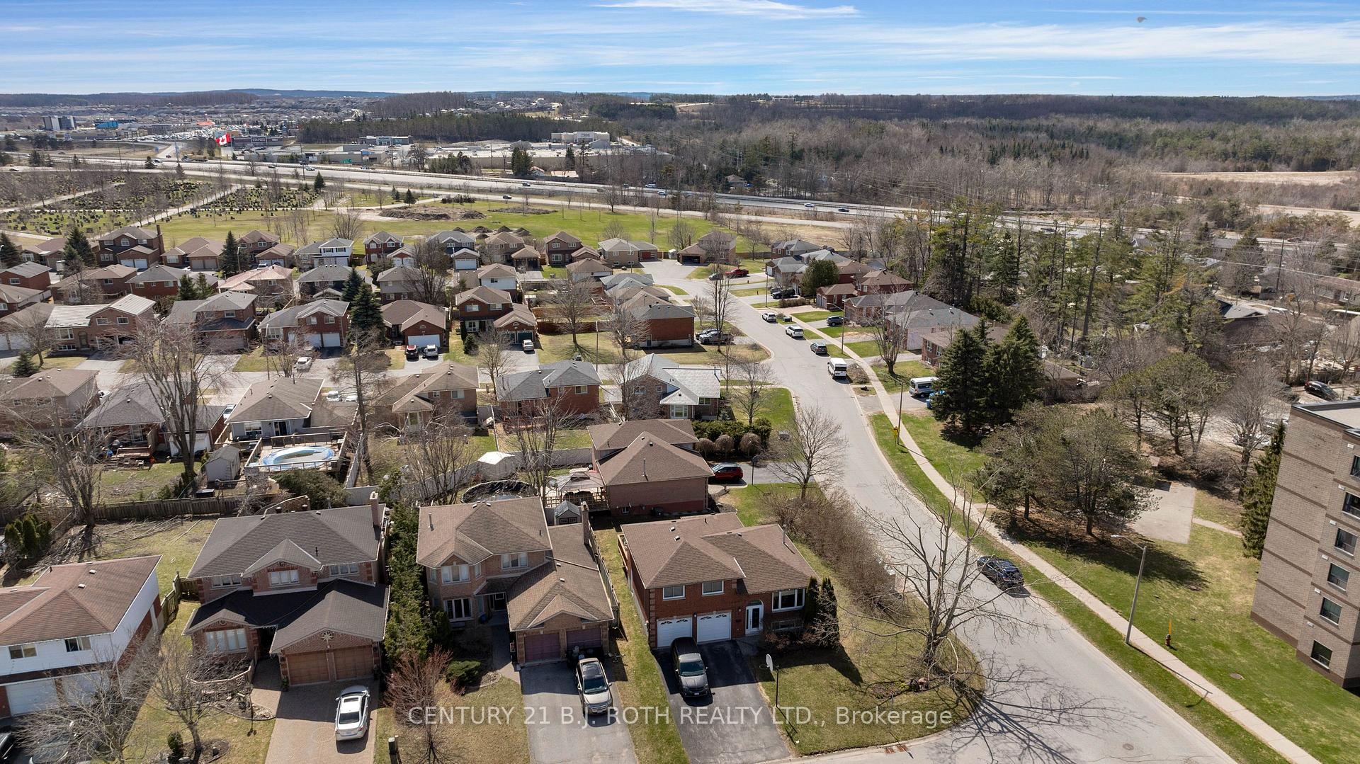Photo 44 of 112 Lewis Drive, Orillia — HOMEH