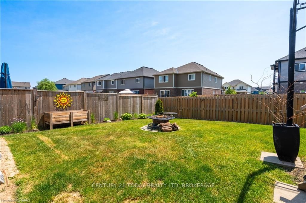Photo 7 of 131 Lametti Drive, Pelham, Fonthill — HOMEH