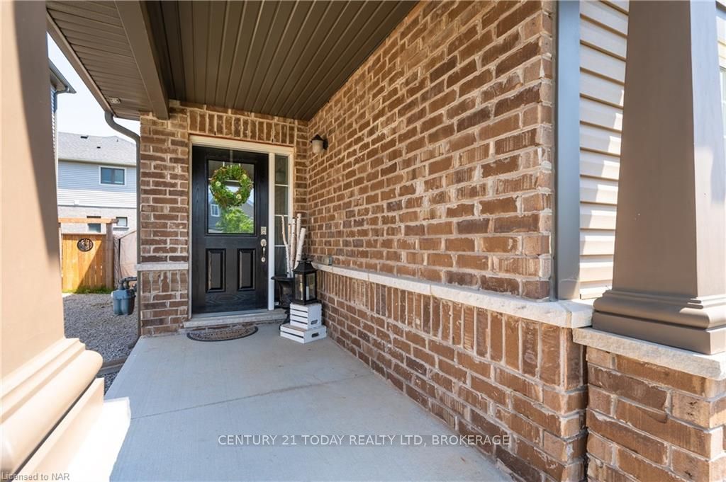 Photo 14 of 131 Lametti Drive, Pelham, Fonthill — HOMEH