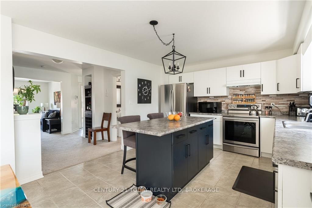Photo 21 of 131 Lametti Drive, Pelham, Fonthill — HOMEH