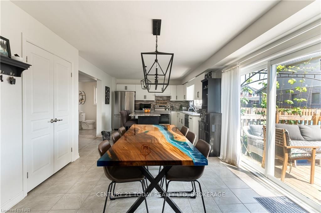 Photo 24 of 131 Lametti Drive, Pelham, Fonthill — HOMEH