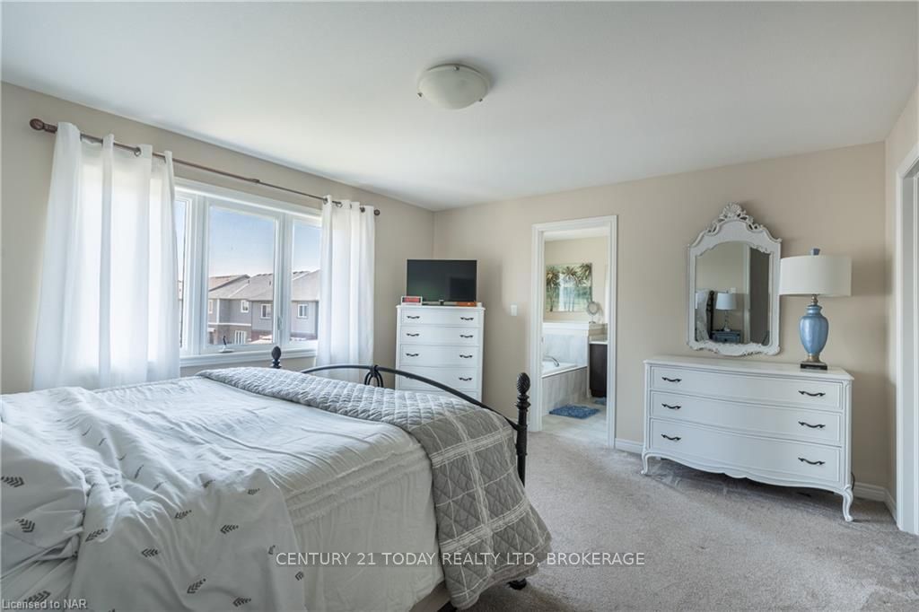 Photo 33 of 131 Lametti Drive, Pelham, Fonthill — HOMEH
