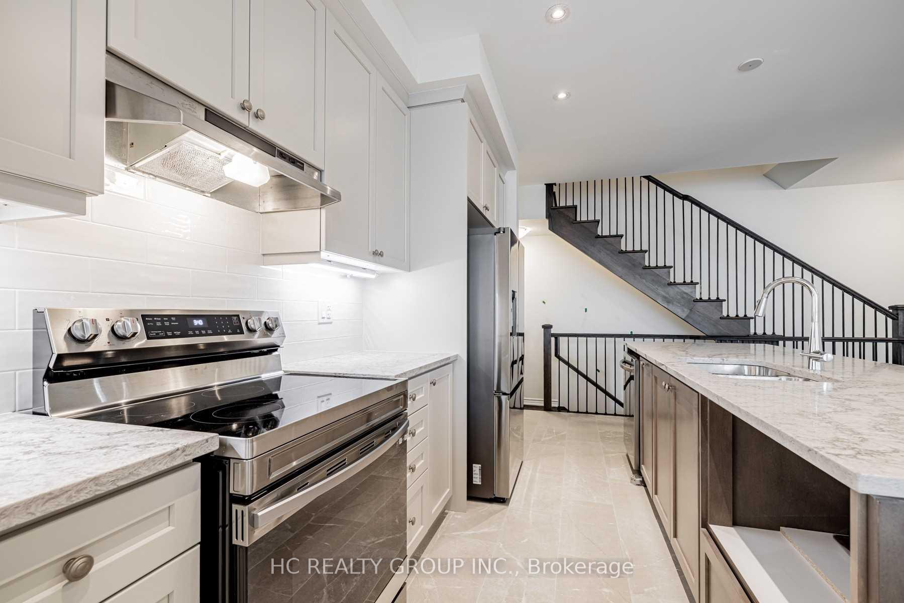 Photo 2 of 78 Thomas Frisby Jr Crescent, Markham, Victoria Square — HOMEH