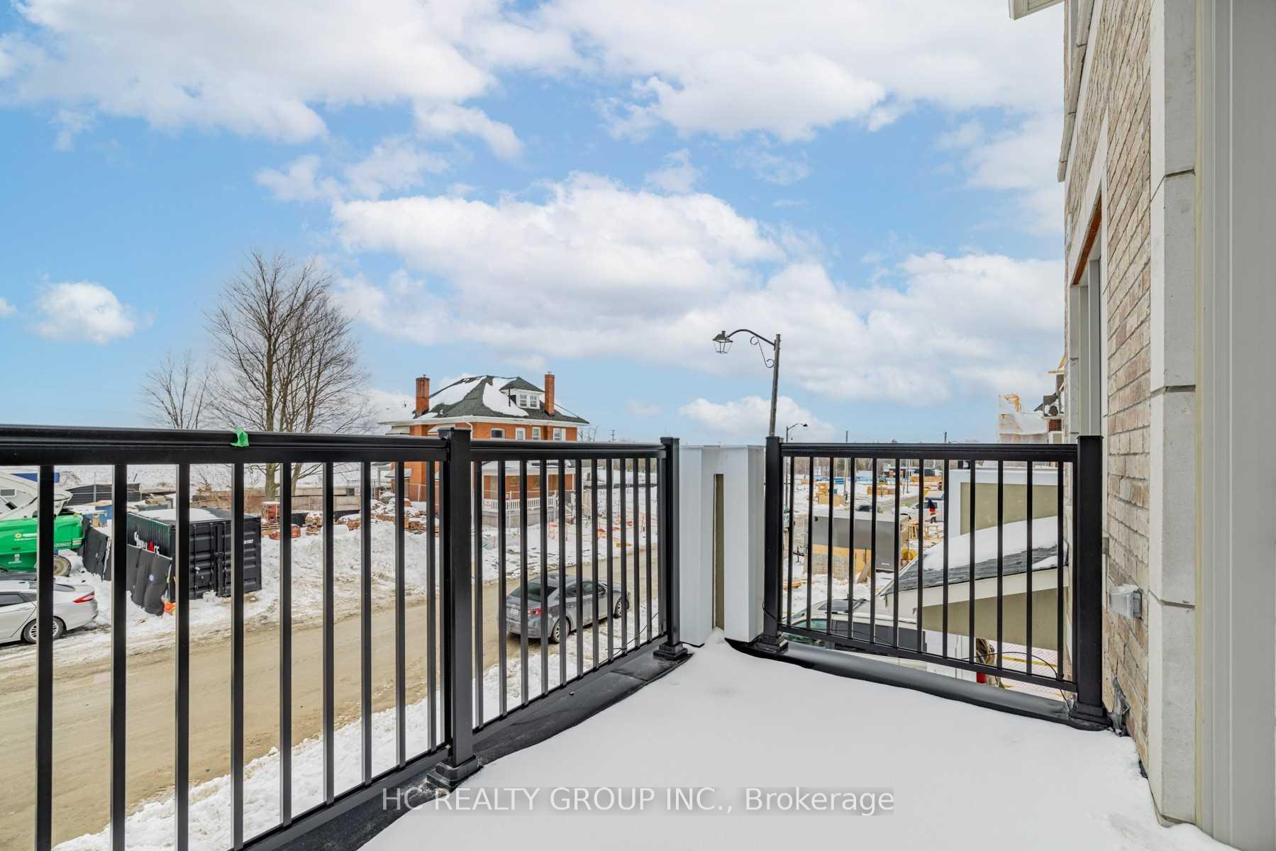 Photo 10 of 78 Thomas Frisby Jr Crescent, Markham, Victoria Square — HOMEH