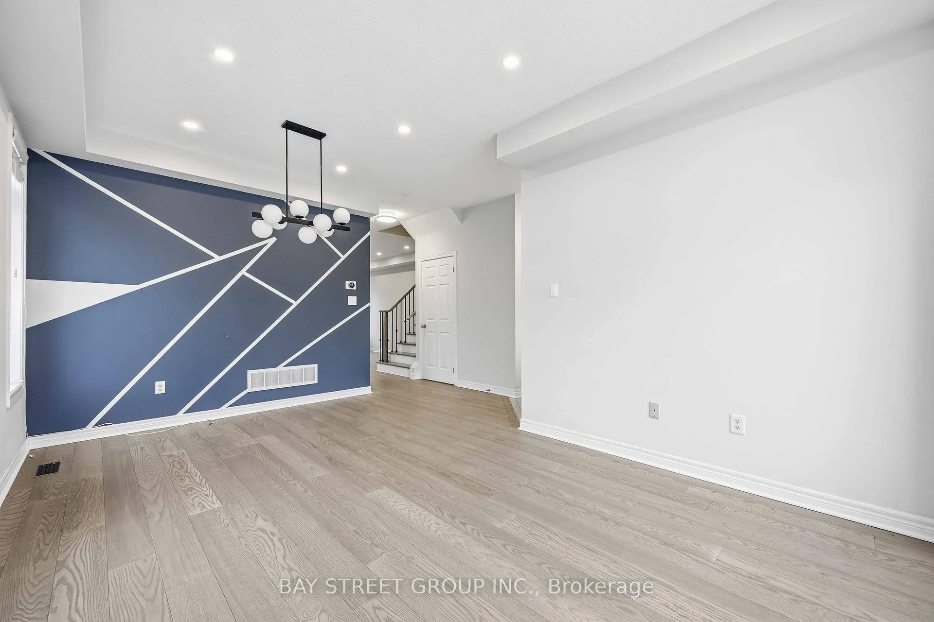Photo 7 of 5 Tottenham Court, Markham, Cornell — HOMEH